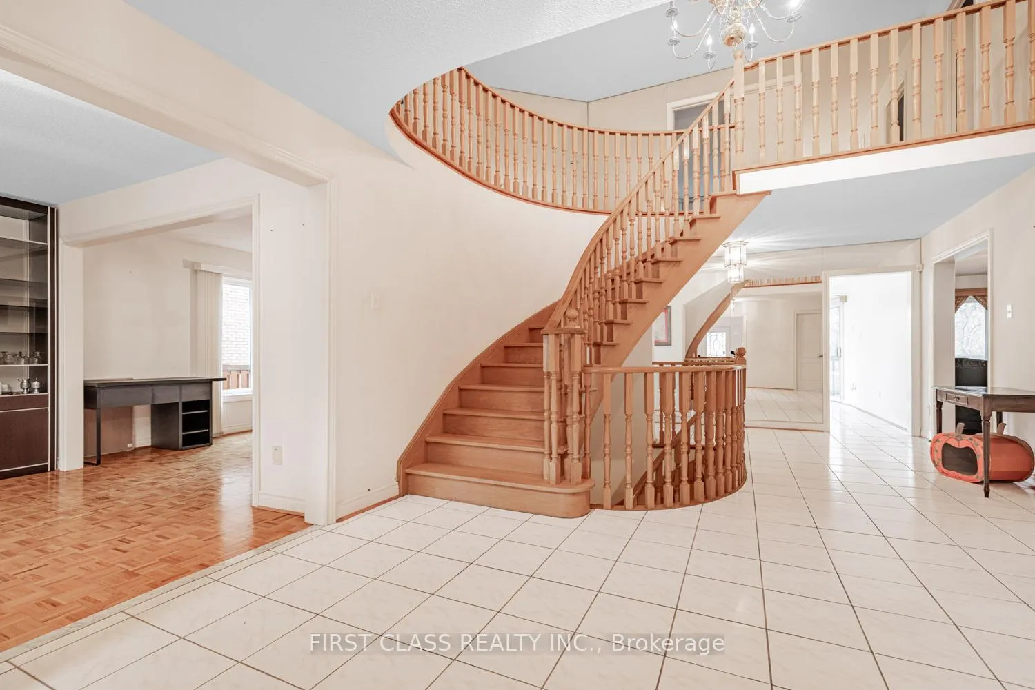 Photo 4 of 220 Timpson Drive, Aurora, Aurora Highlands — HOMEH