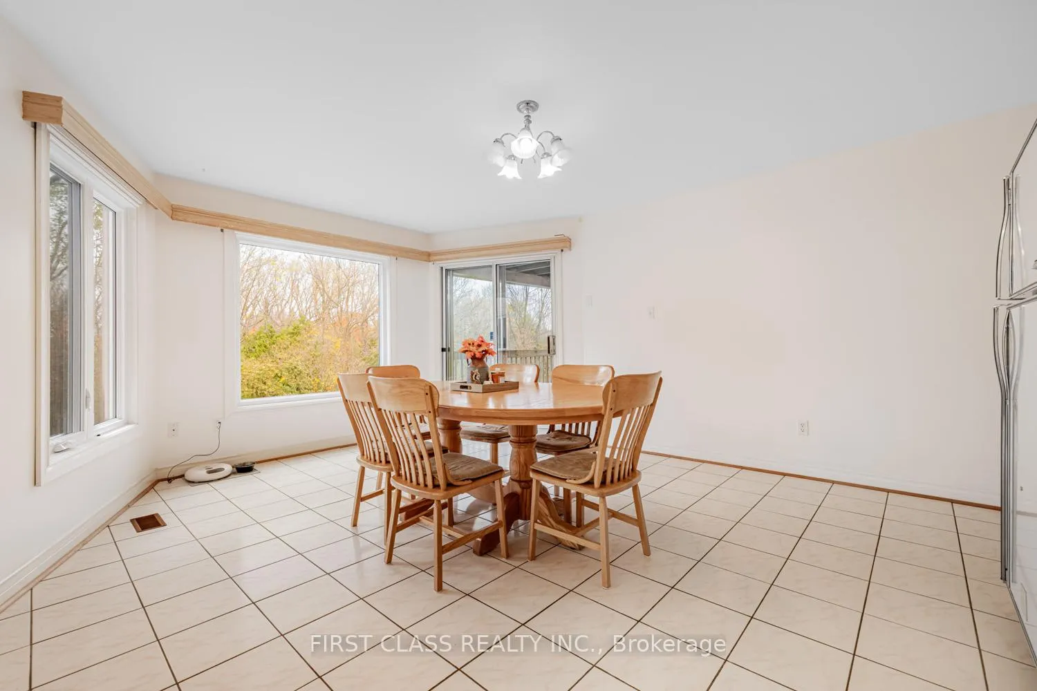 Photo 11 of 220 Timpson Drive, Aurora, Aurora Highlands — HOMEH