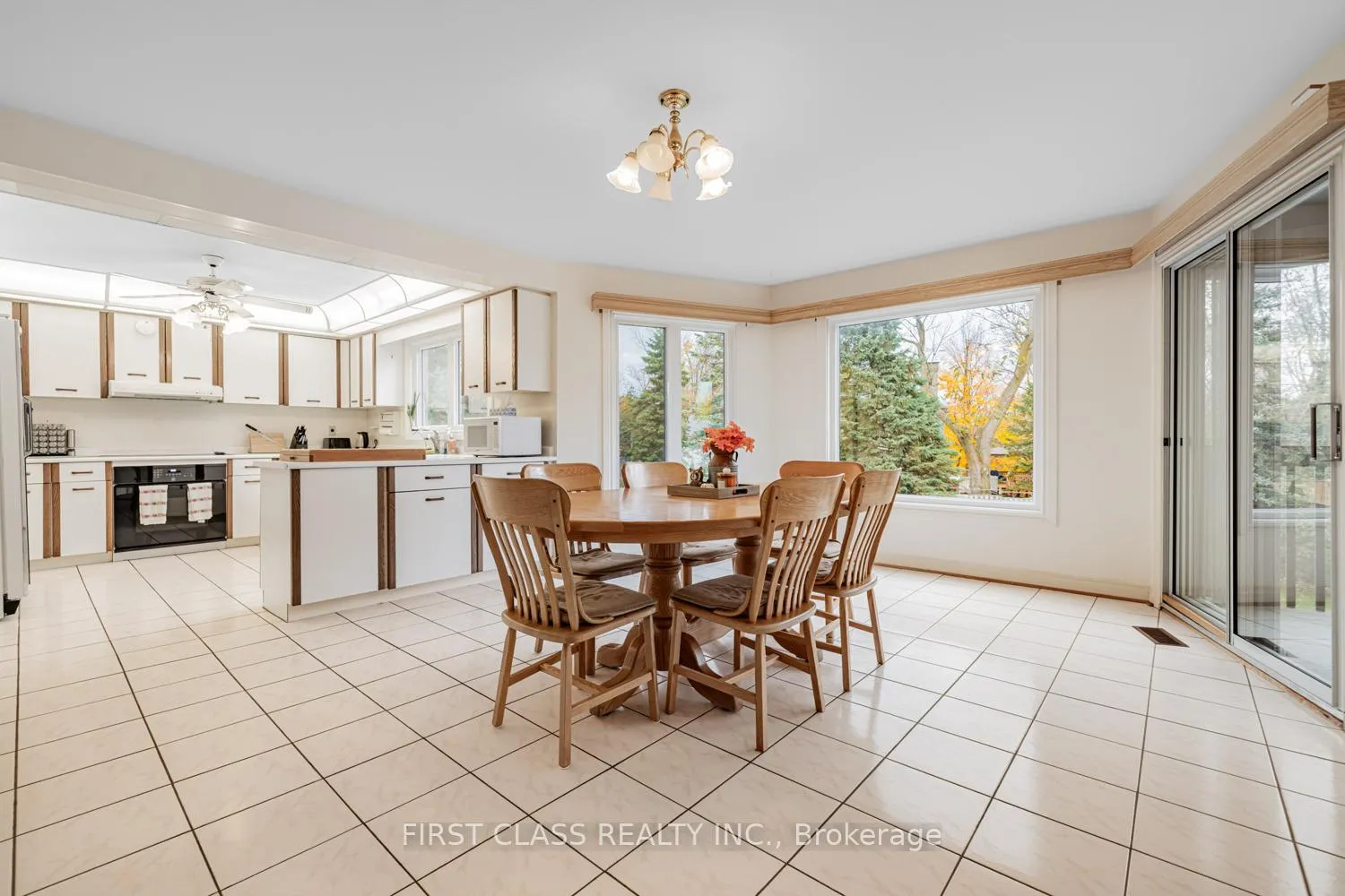 Photo 12 of 220 Timpson Drive, Aurora, Aurora Highlands — HOMEH