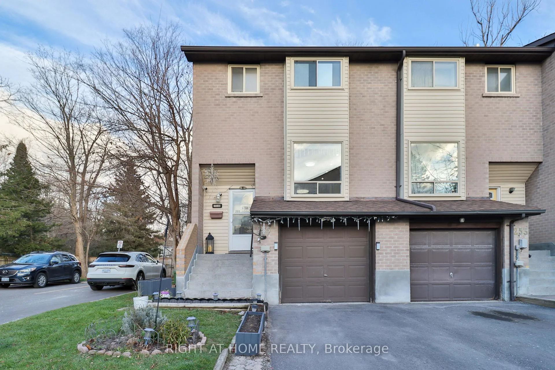 Front of Unit 255, 55 Collinsgrove Road