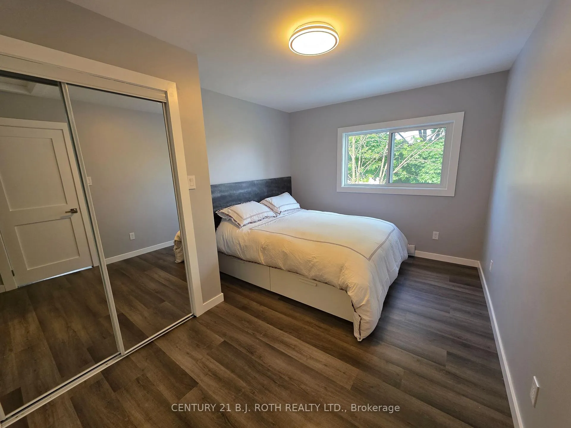 Photo 4 of Unit 2, 82 Albert Street N, Orillia — HOMEH