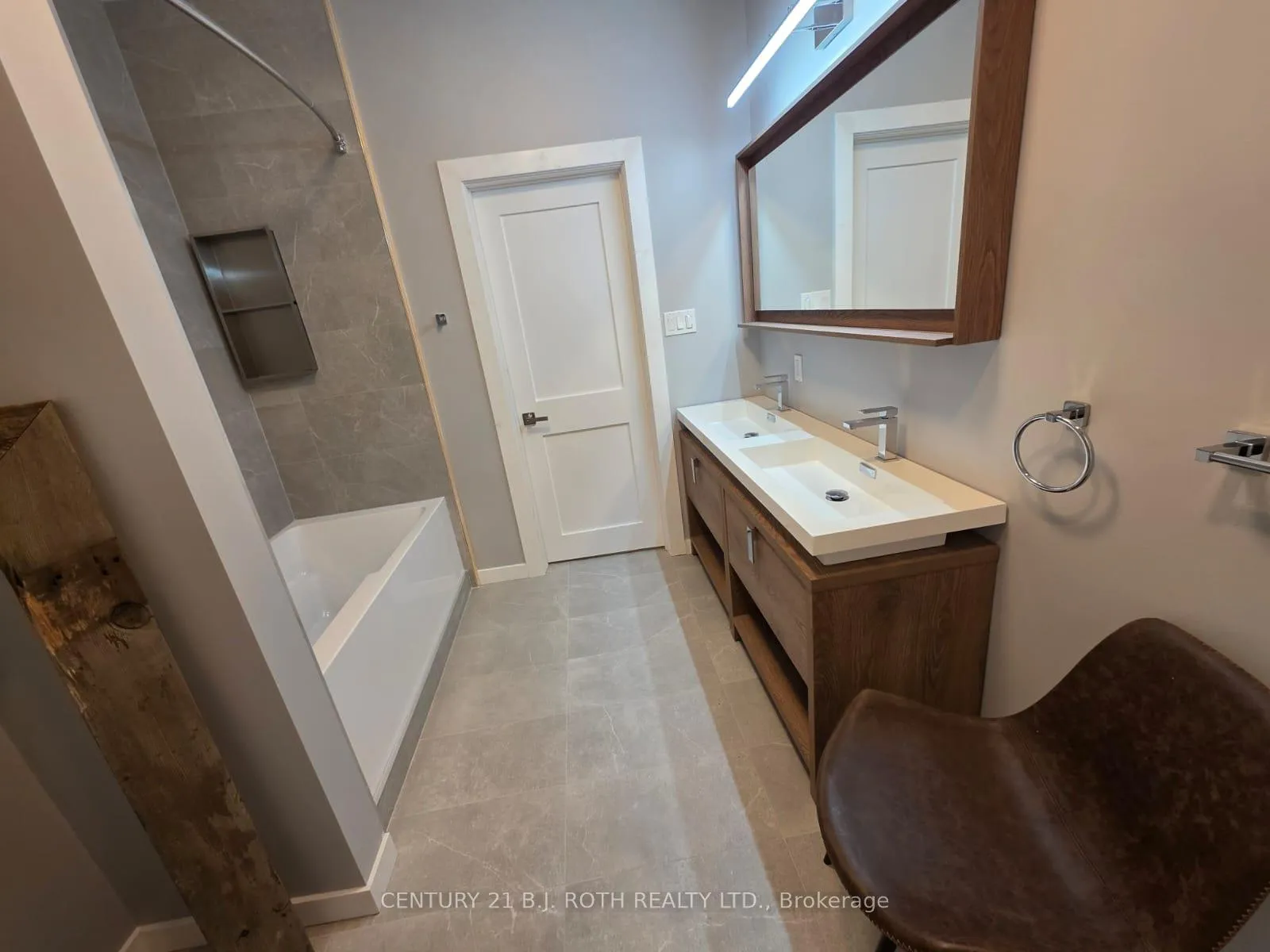 Photo 8 of Unit 2, 82 Albert Street N, Orillia — HOMEH