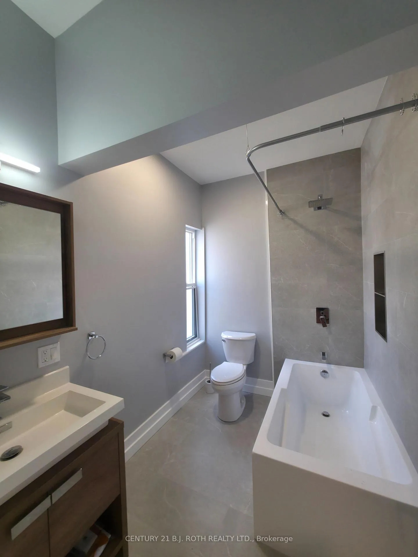 Photo 6 of Unit 3, 82 Albert Street N, Orillia — HOMEH