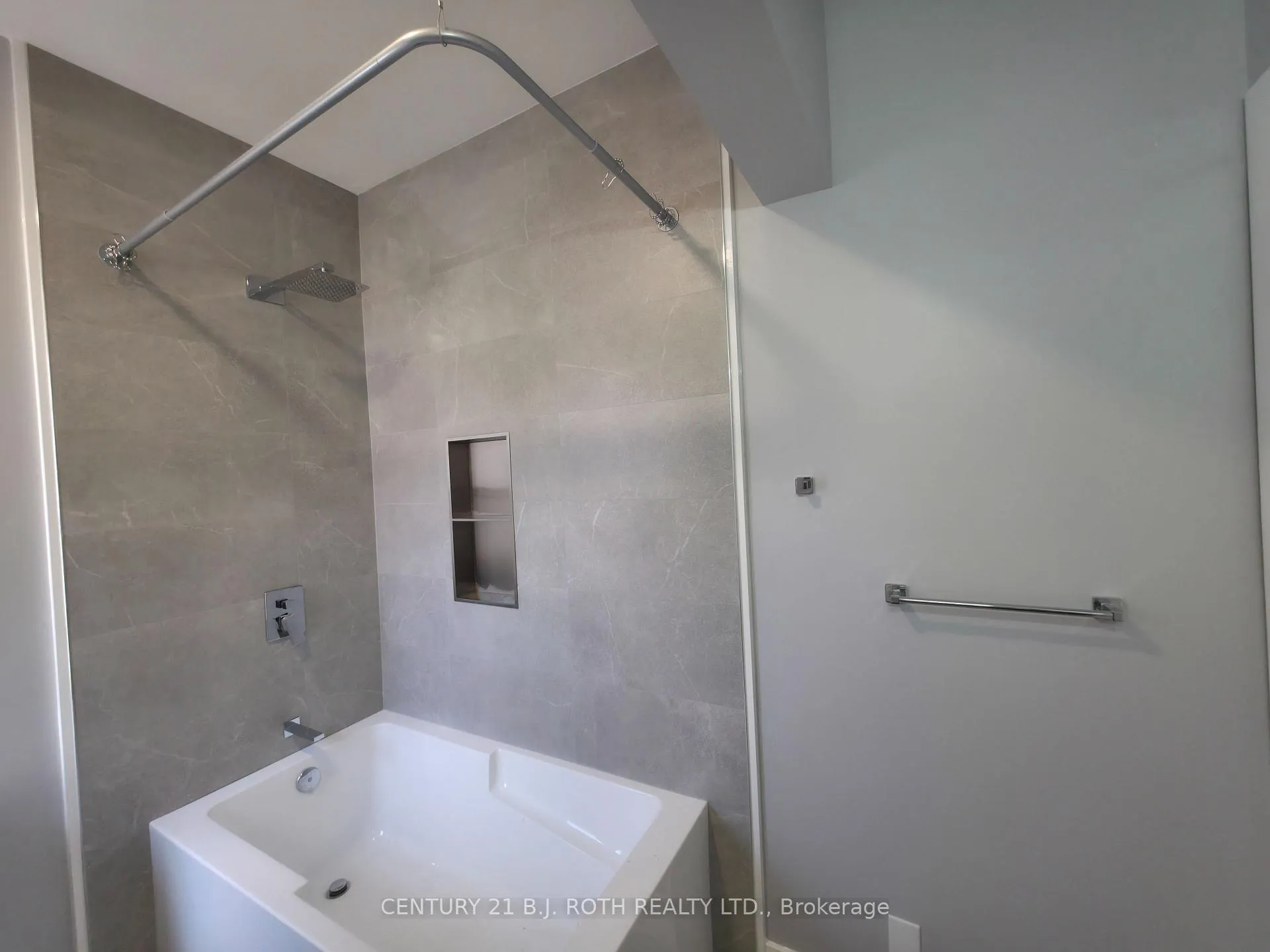 Photo 7 of Unit 3, 82 Albert Street N, Orillia — HOMEH