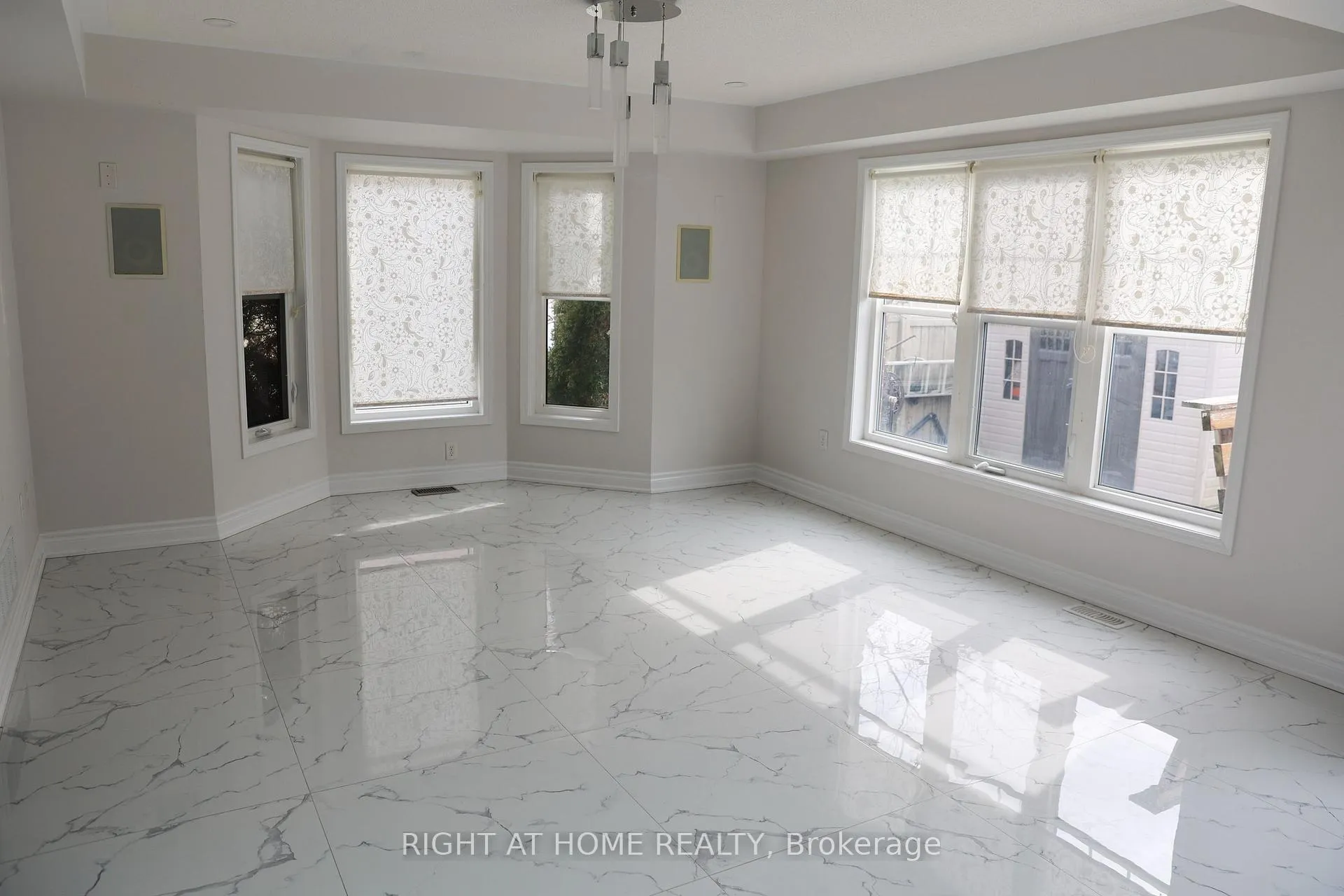 Photo 4 of 76 Bevington Road, Brampton, Northwest Brampton — HOMEH
