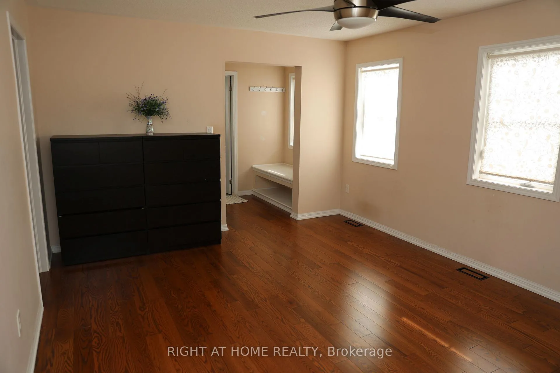 Photo 14 of 76 Bevington Road, Brampton, Northwest Brampton — HOMEH
