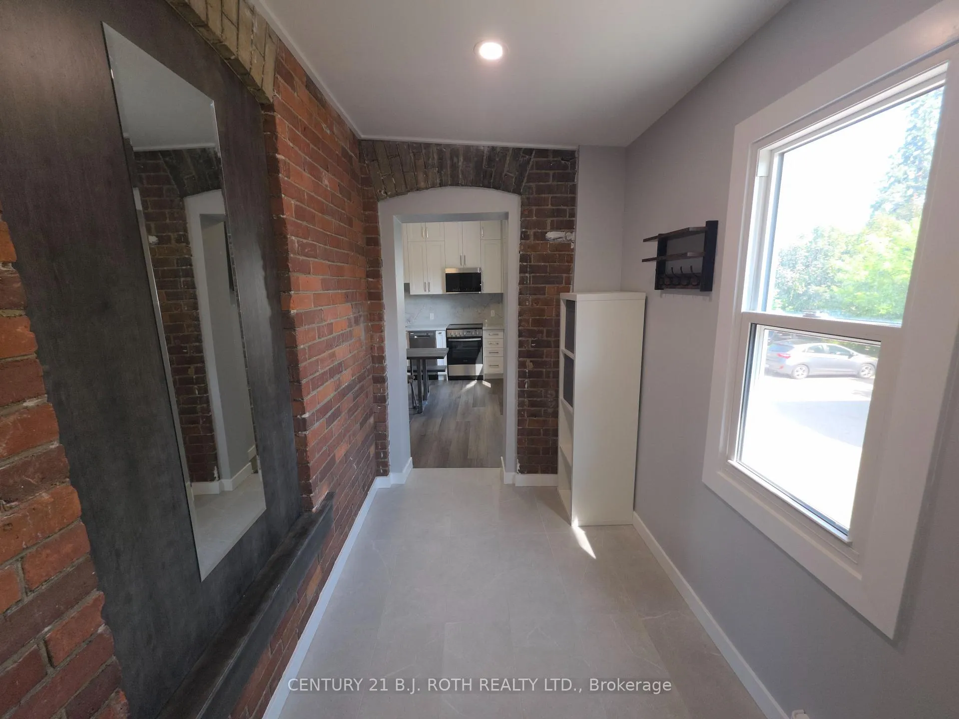 Photo 5 of Unit 4, 82 Albert Street N, Orillia — HOMEH
