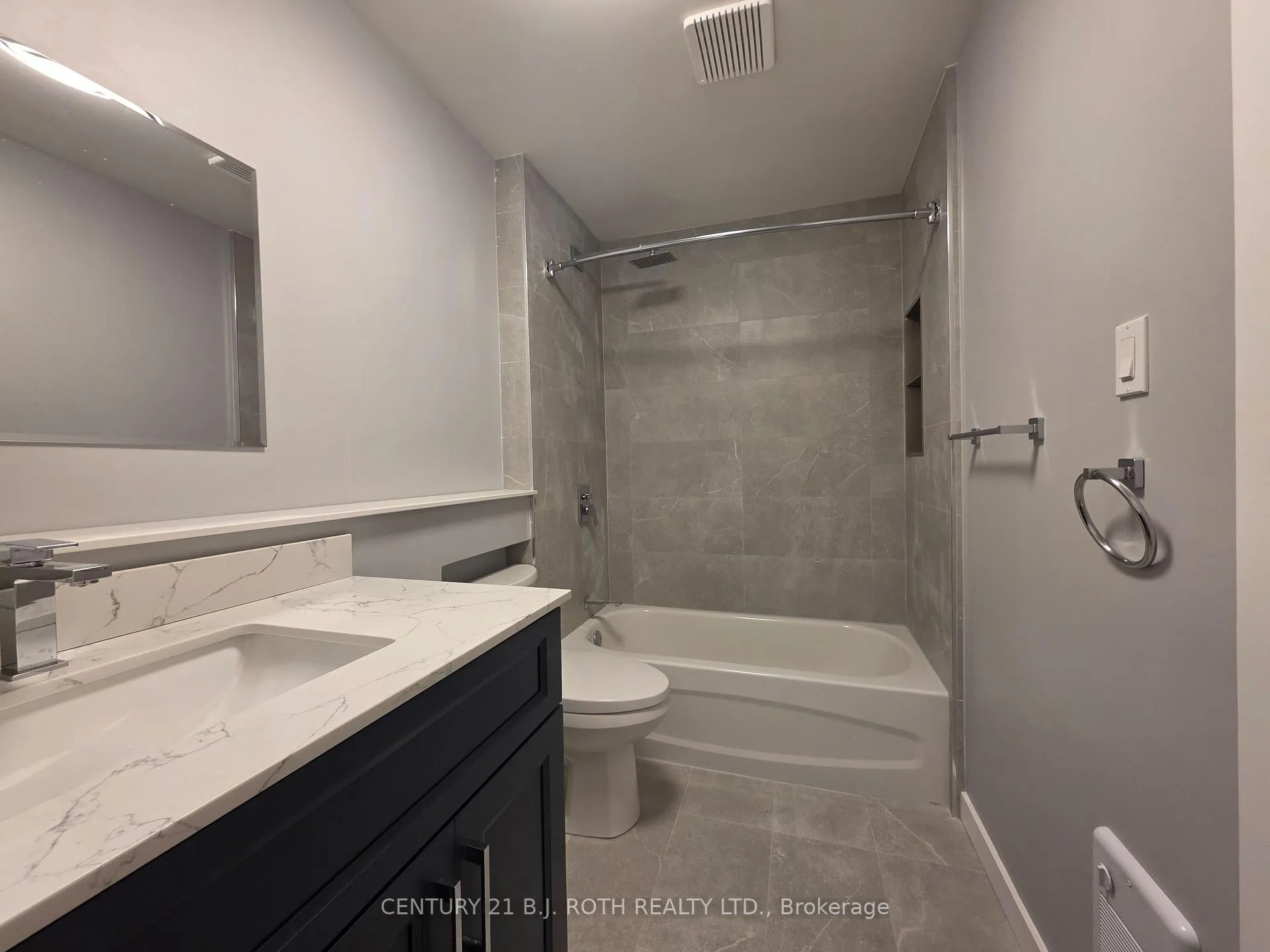 Photo 3 of Unit 5, 82 Albert Street N, Orillia — HOMEH