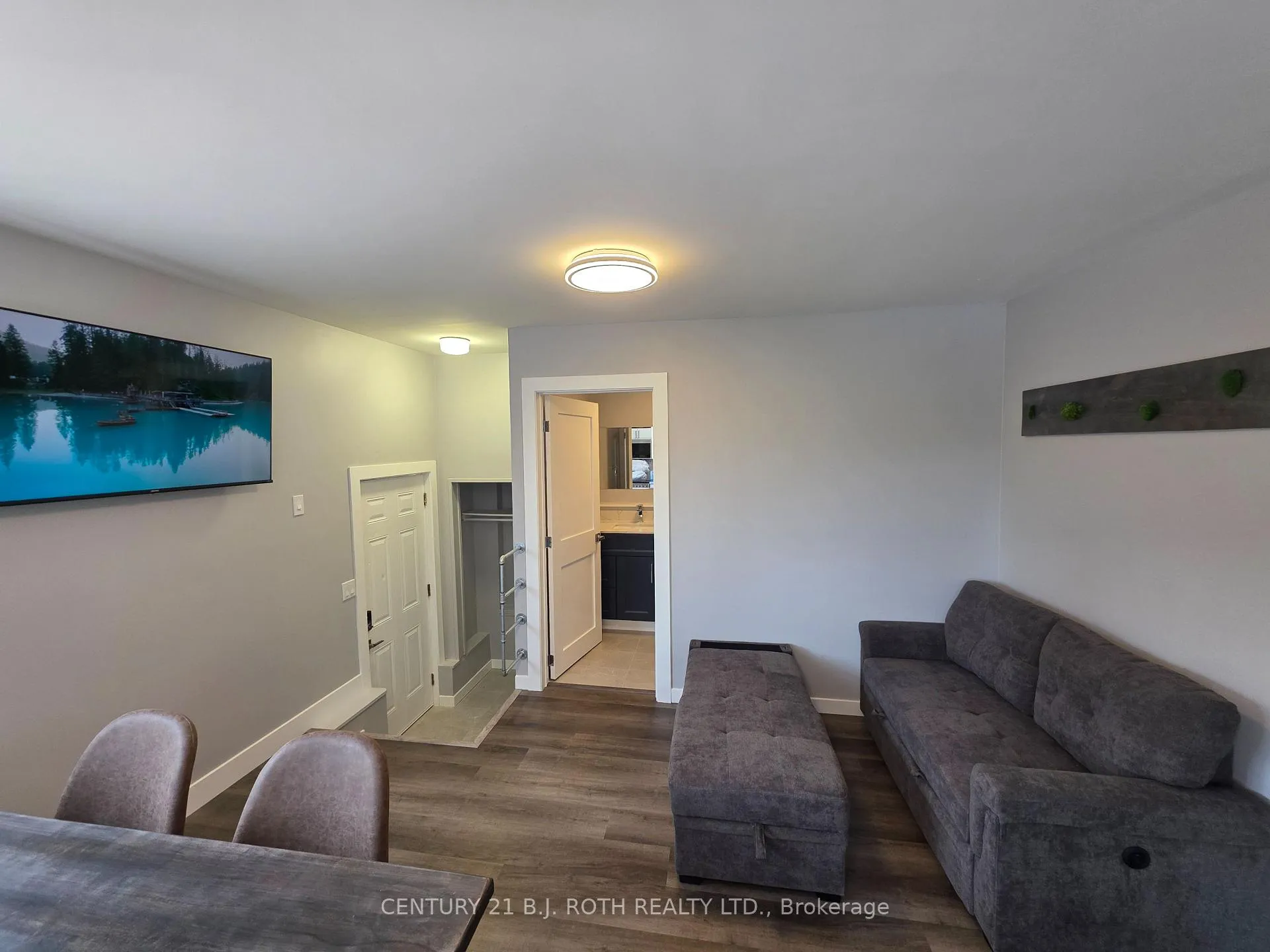 Photo 4 of Unit 5, 82 Albert Street N, Orillia — HOMEH