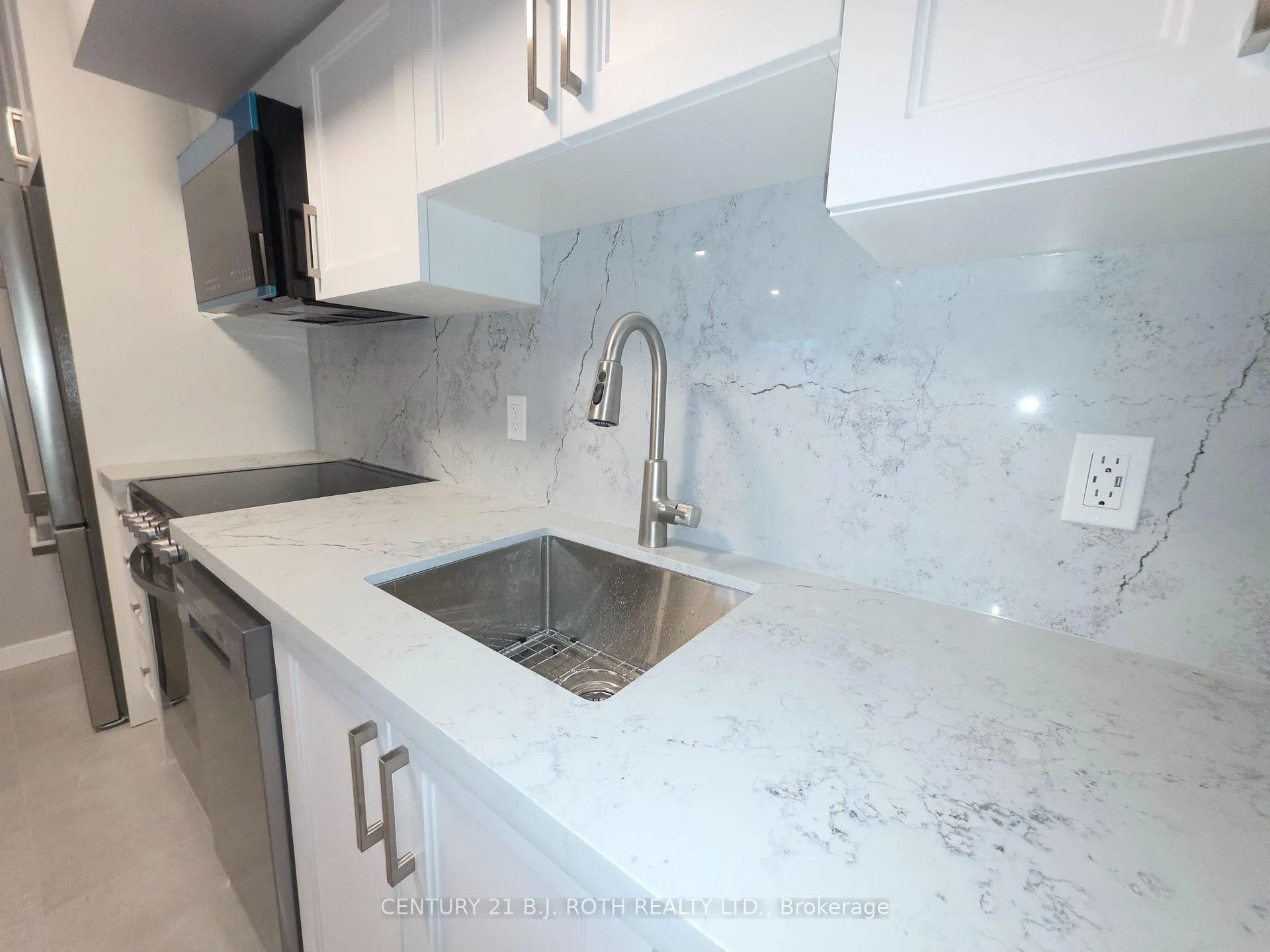 Photo 8 of Unit 6, 82 Albert Street N, Orillia — HOMEH