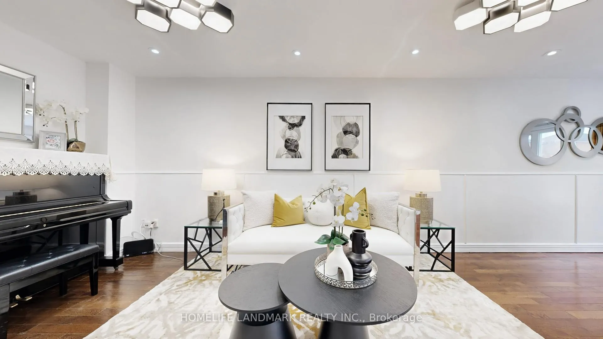 Photo 3 of 121 Digby Crescent, Markham, Milliken Mills East — HOMEH