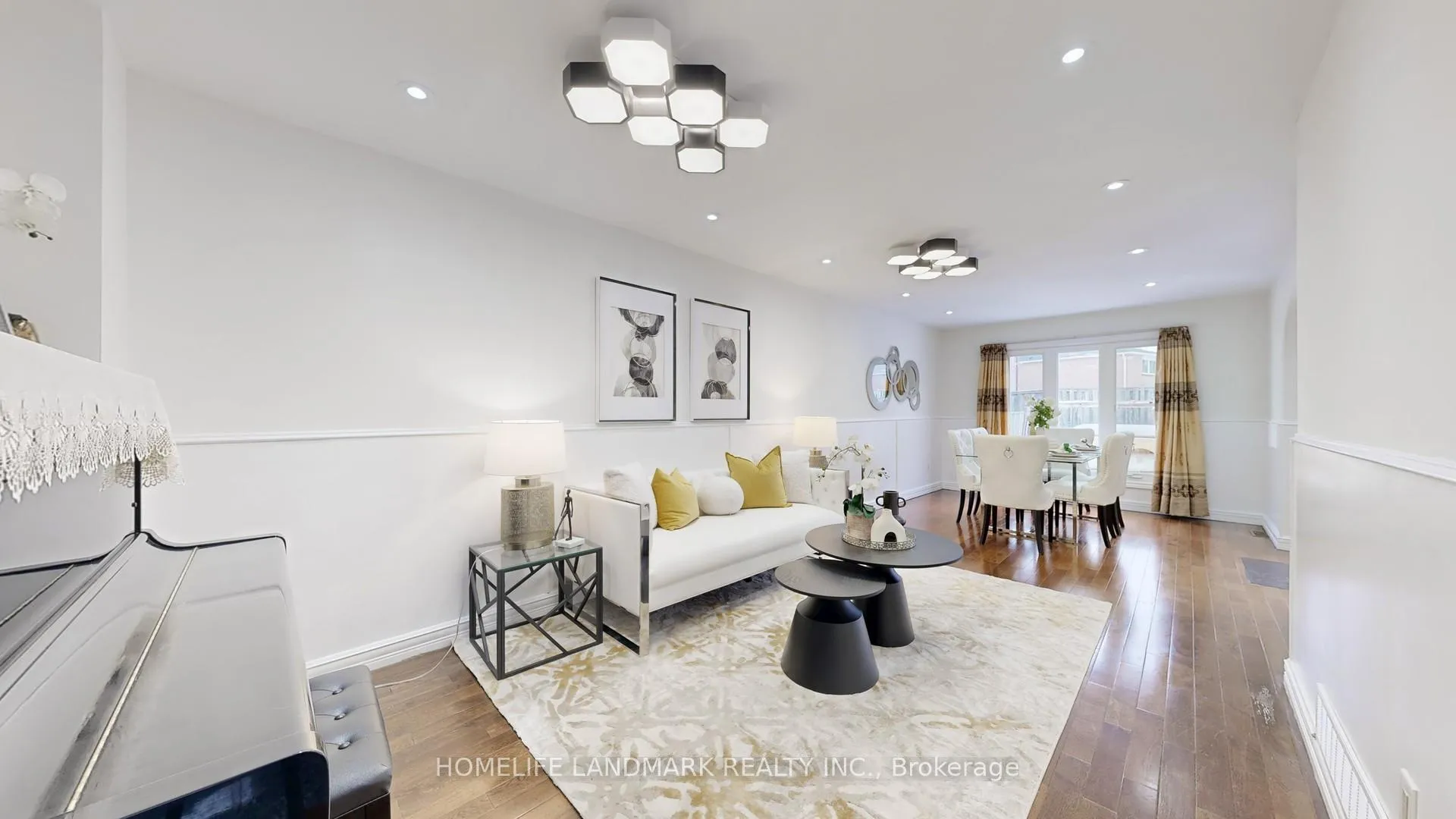 Photo 4 of 121 Digby Crescent, Markham, Milliken Mills East — HOMEH