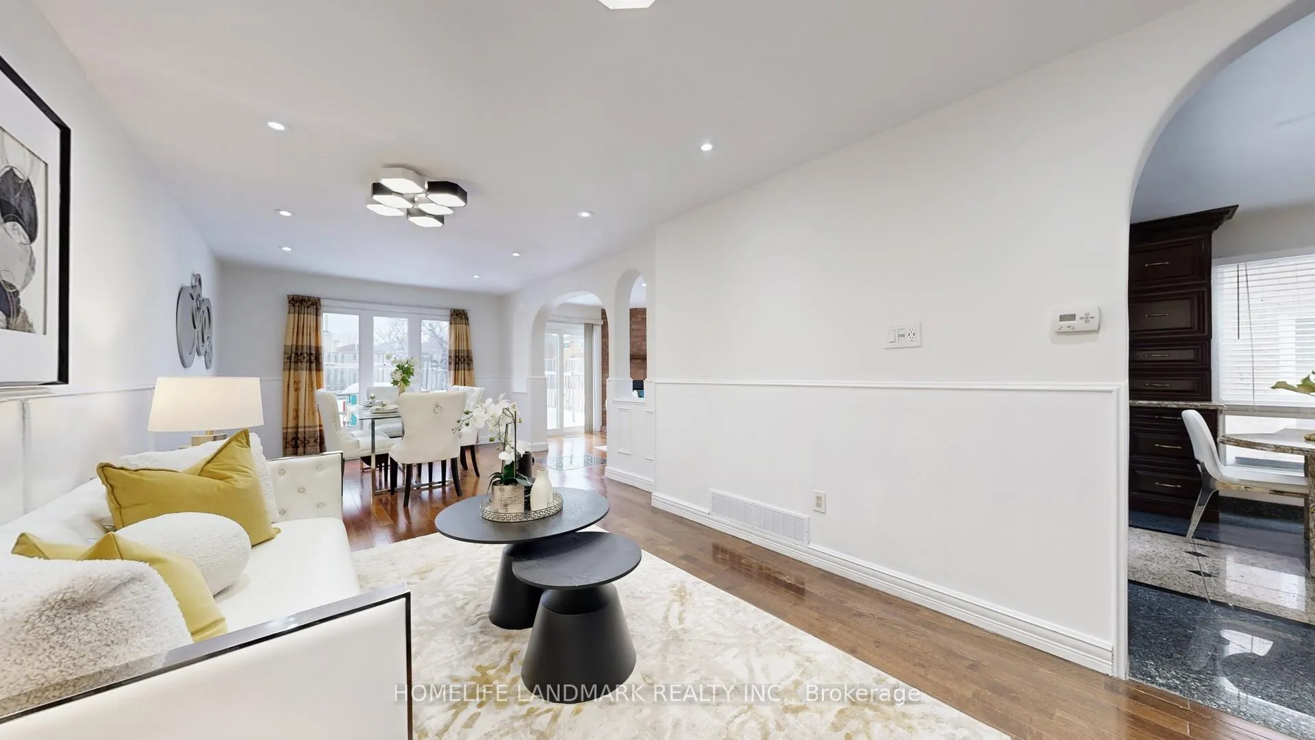 Photo 5 of 121 Digby Crescent, Markham, Milliken Mills East — HOMEH