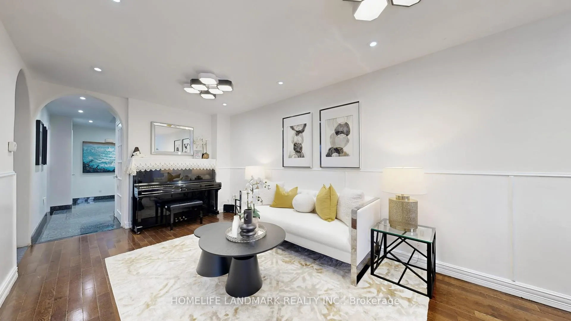 Photo 6 of 121 Digby Crescent, Markham, Milliken Mills East — HOMEH