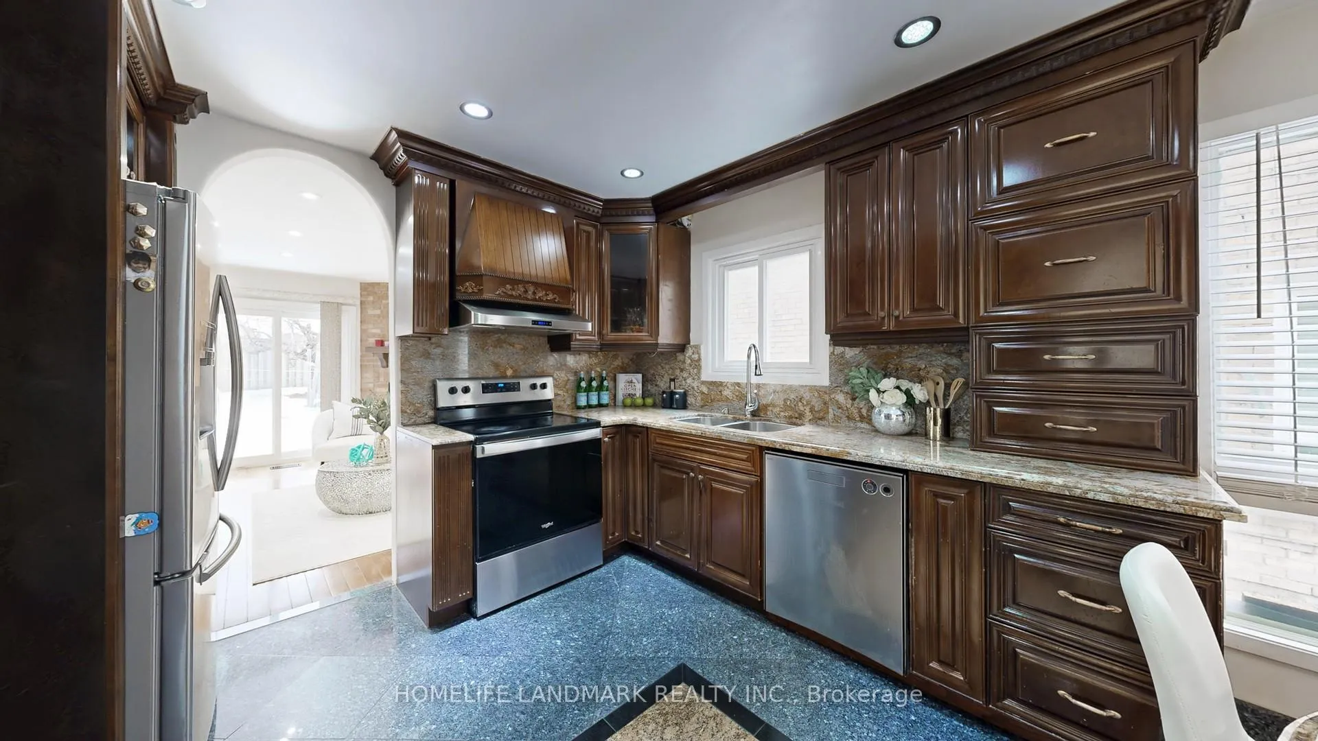 Photo 16 of 121 Digby Crescent, Markham, Milliken Mills East — HOMEH