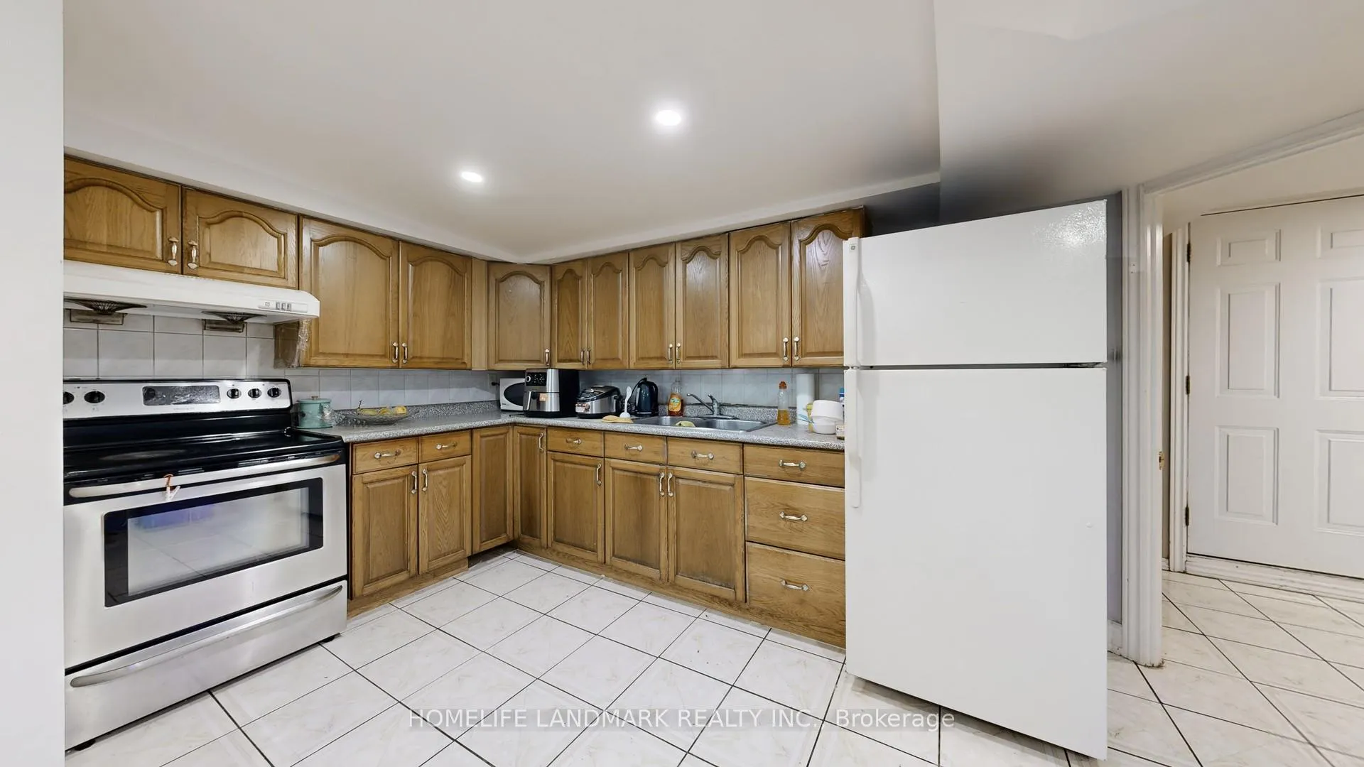 Photo 45 of 121 Digby Crescent, Markham, Milliken Mills East — HOMEH