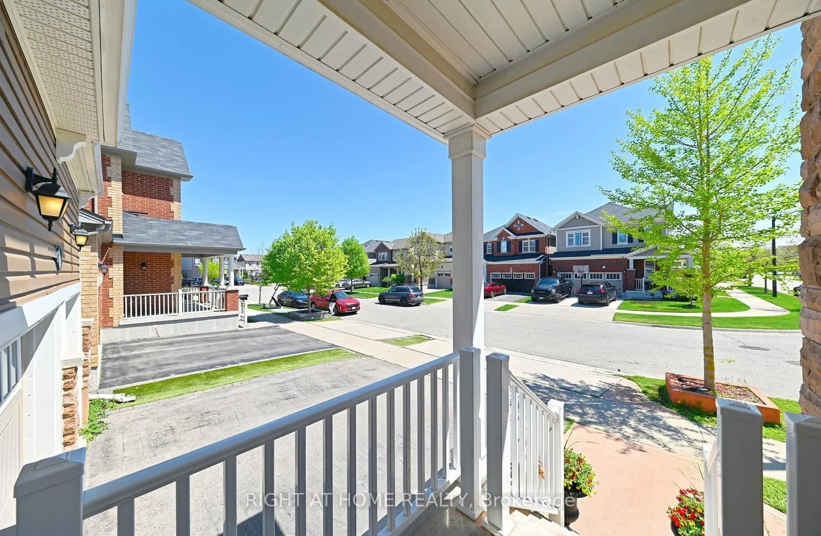 Photo 3 of 292 Falling Green Crescent, Kitchener, Trussler — HOMEH