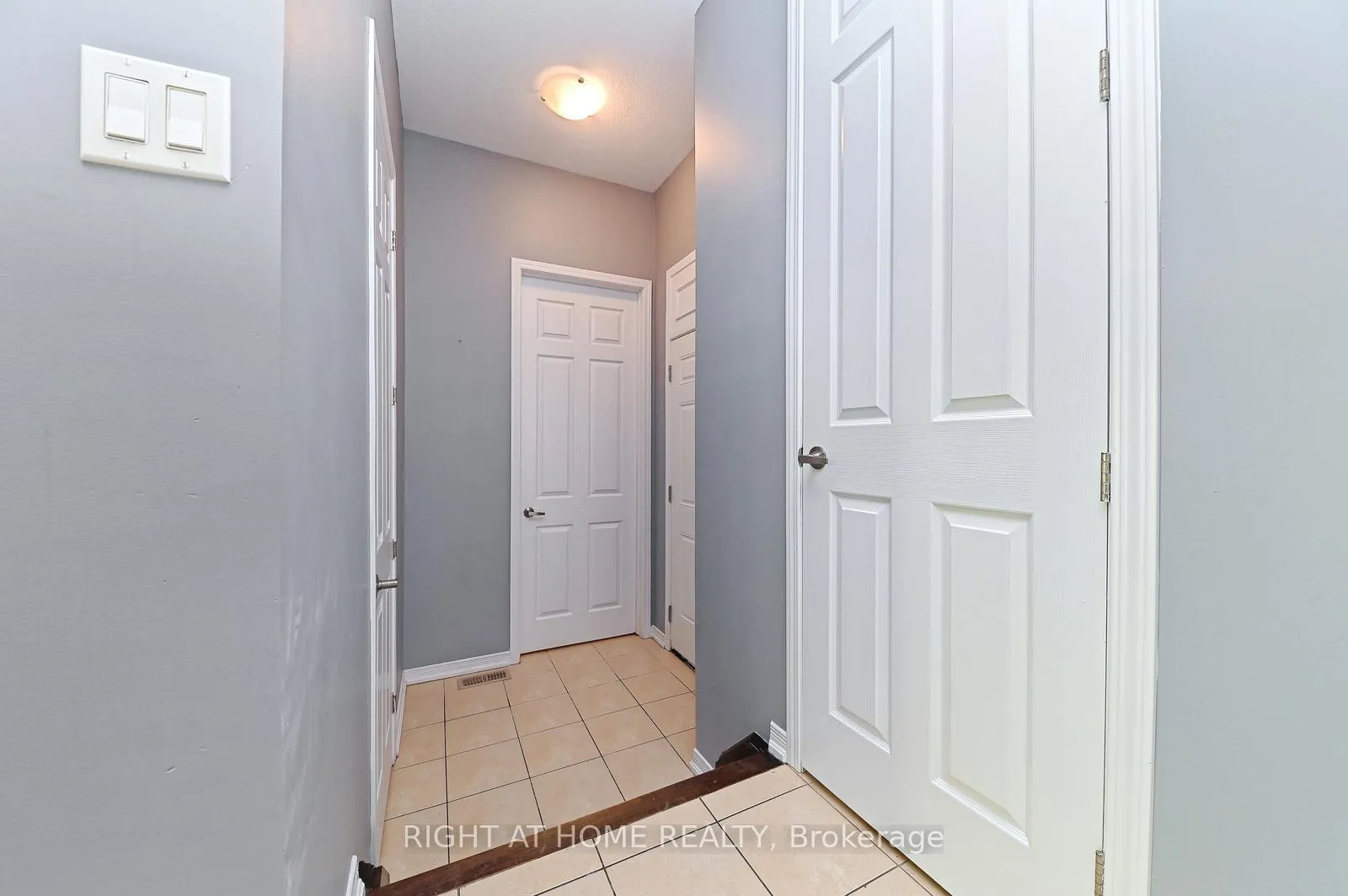 Photo 11 of 292 Falling Green Crescent, Kitchener, Trussler — HOMEH