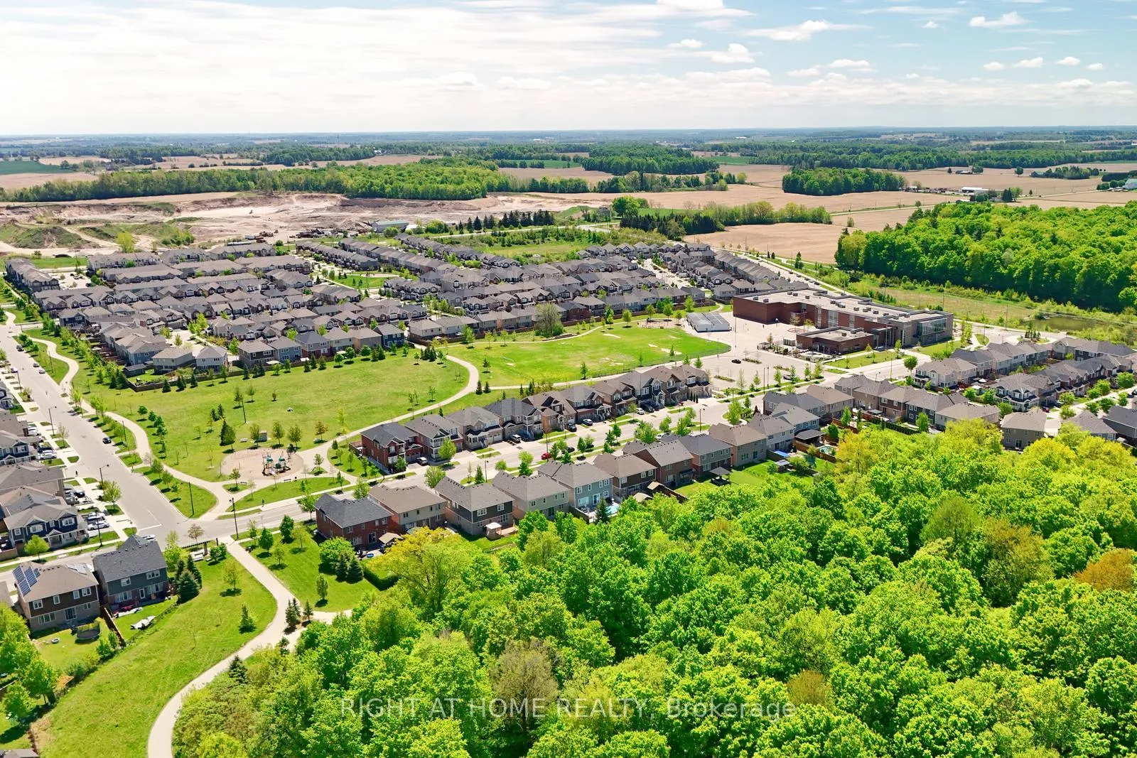 Photo 39 of 292 Falling Green Crescent, Kitchener, Trussler — HOMEH