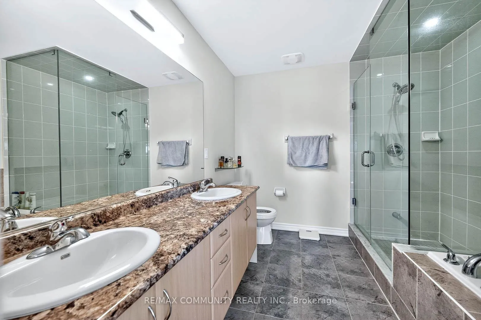 Photo 14 of 1228 Peelar Crescent, Innisfil, Lefroy — HOMEH