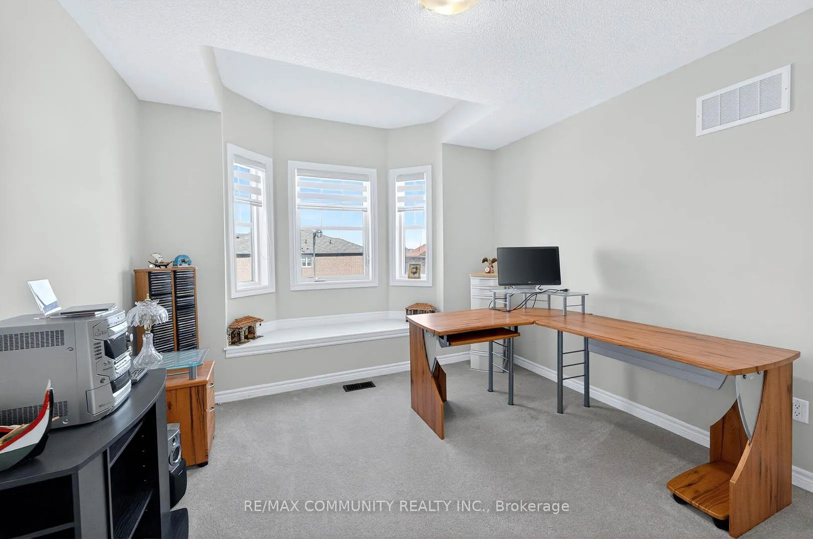 Photo 23 of 1228 Peelar Crescent, Innisfil, Lefroy — HOMEH