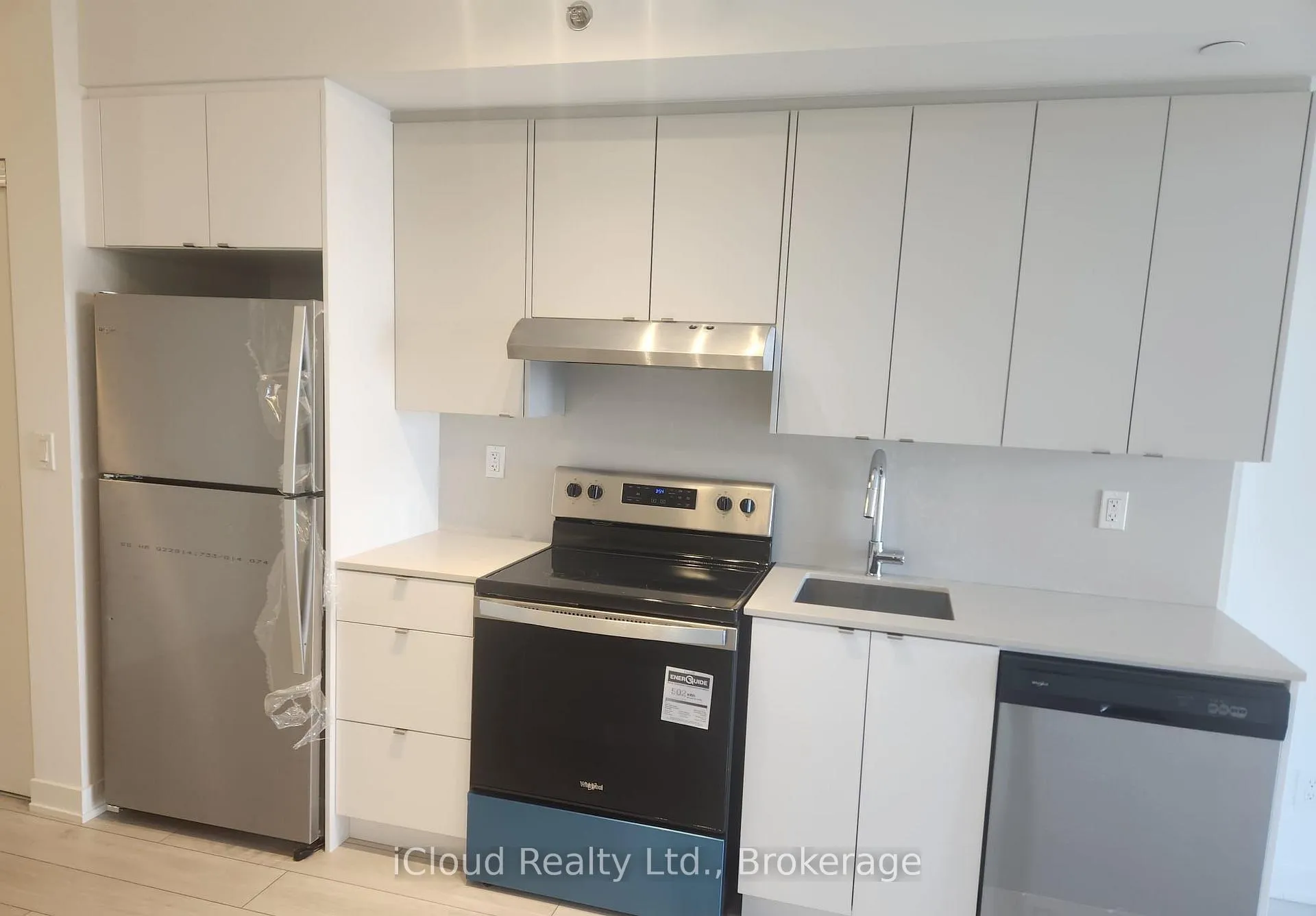 Photo 3 of Unit B304, 3200 Dakota Common, Burlington, Alton — HOMEH