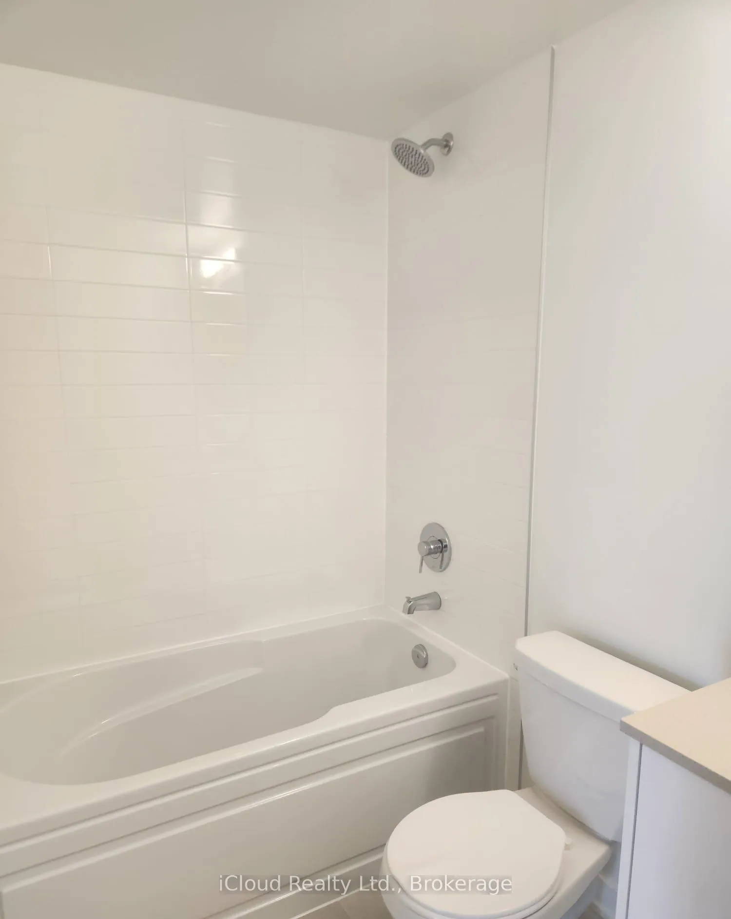 Photo 10 of Unit B304, 3200 Dakota Common, Burlington, Alton — HOMEH