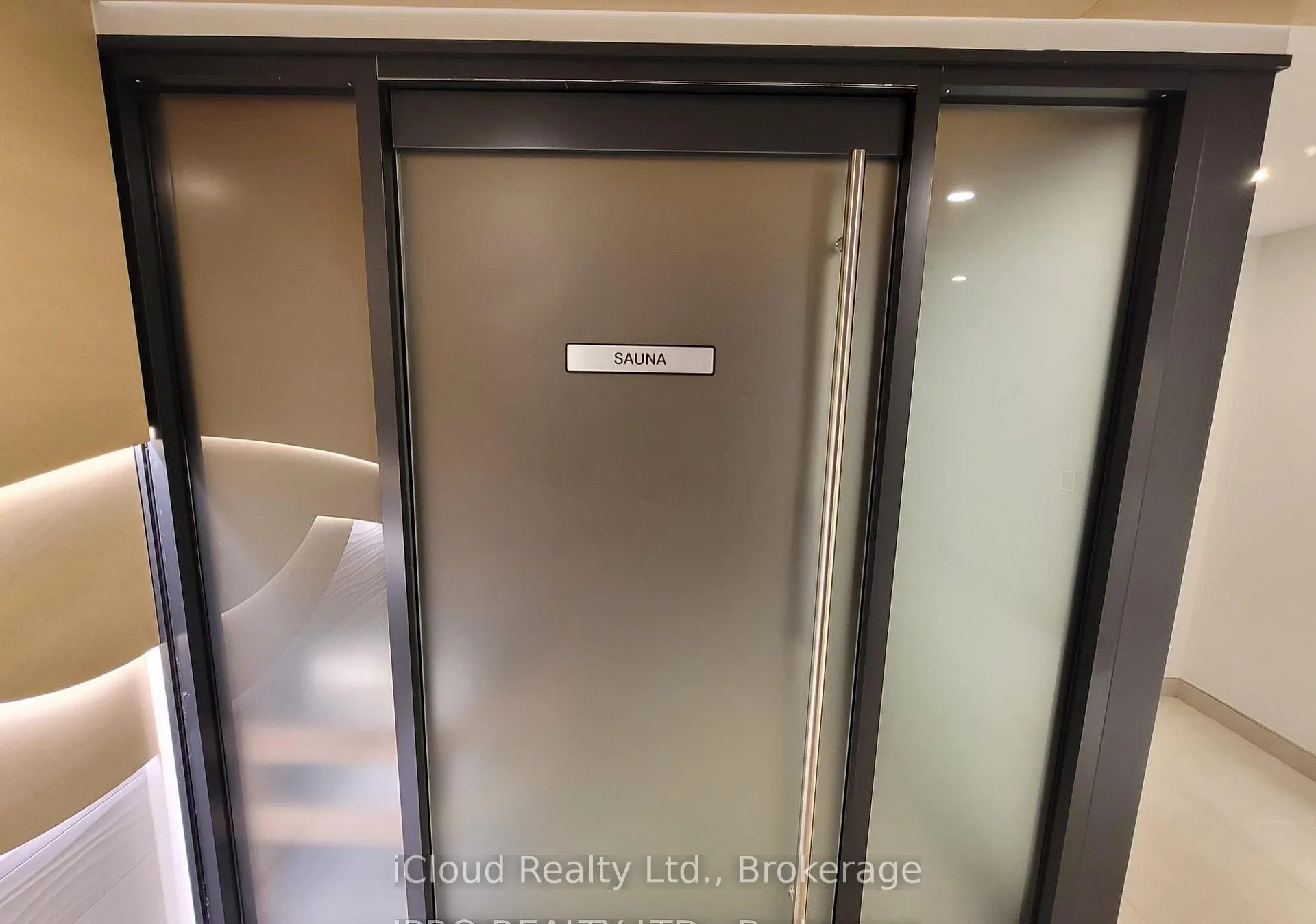 Photo 14 of Unit B304, 3200 Dakota Common, Burlington, Alton — HOMEH
