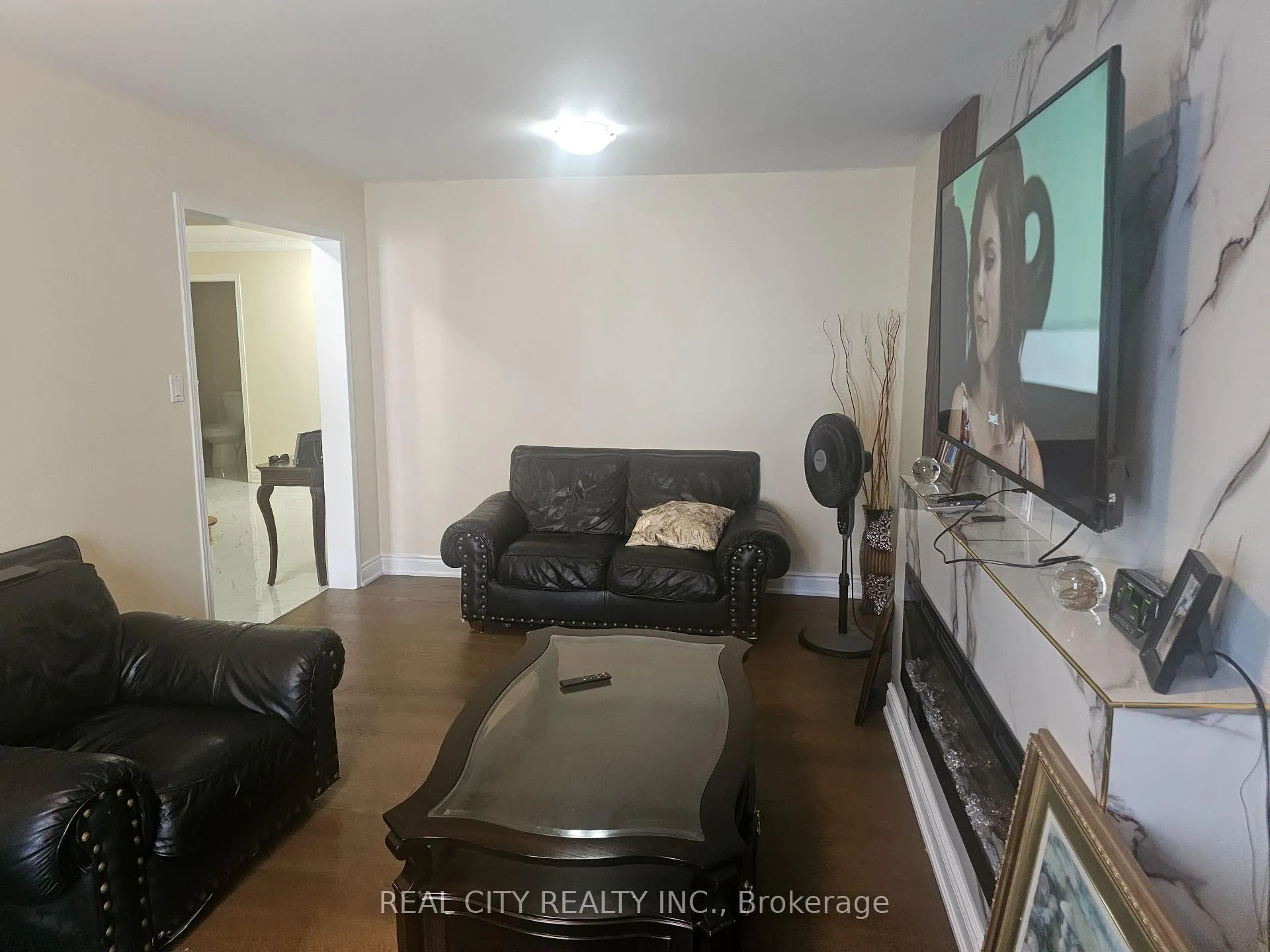 Photo 9 of 37 Bobcat Street, Brampton, Sandringham-Wellington — HOMEH