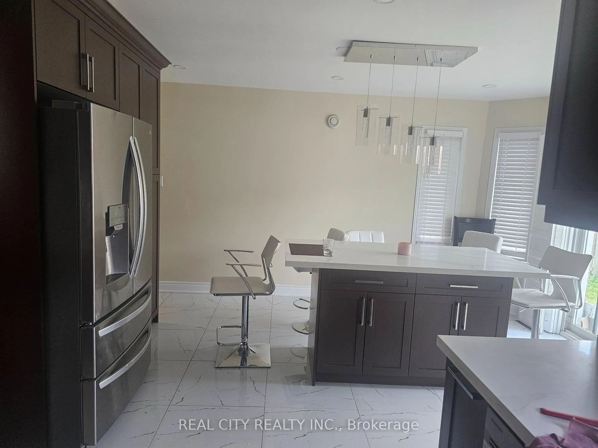 Photo 10 of 37 Bobcat Street, Brampton, Sandringham-Wellington — HOMEH