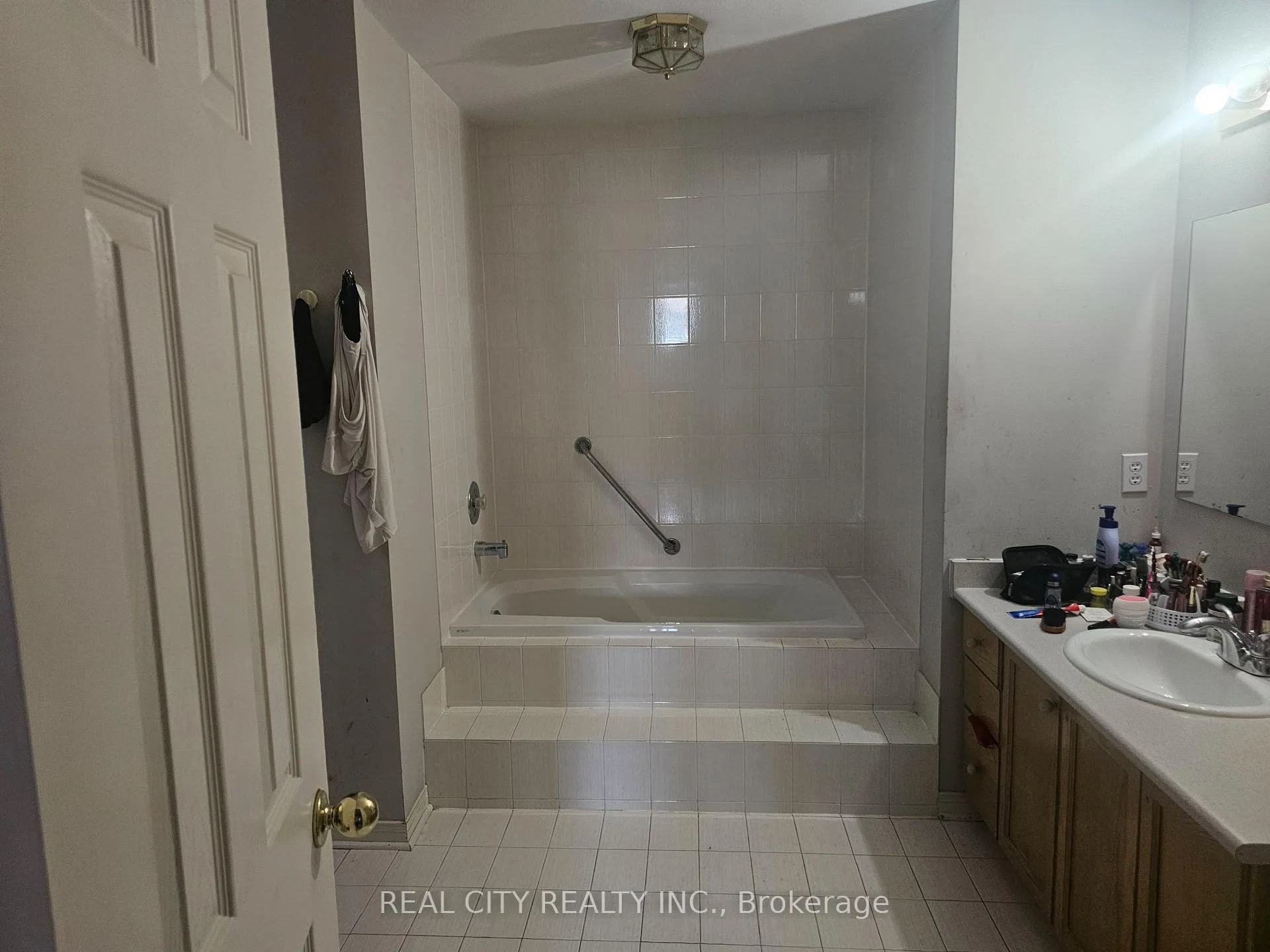 Photo 22 of 37 Bobcat Street, Brampton, Sandringham-Wellington — HOMEH