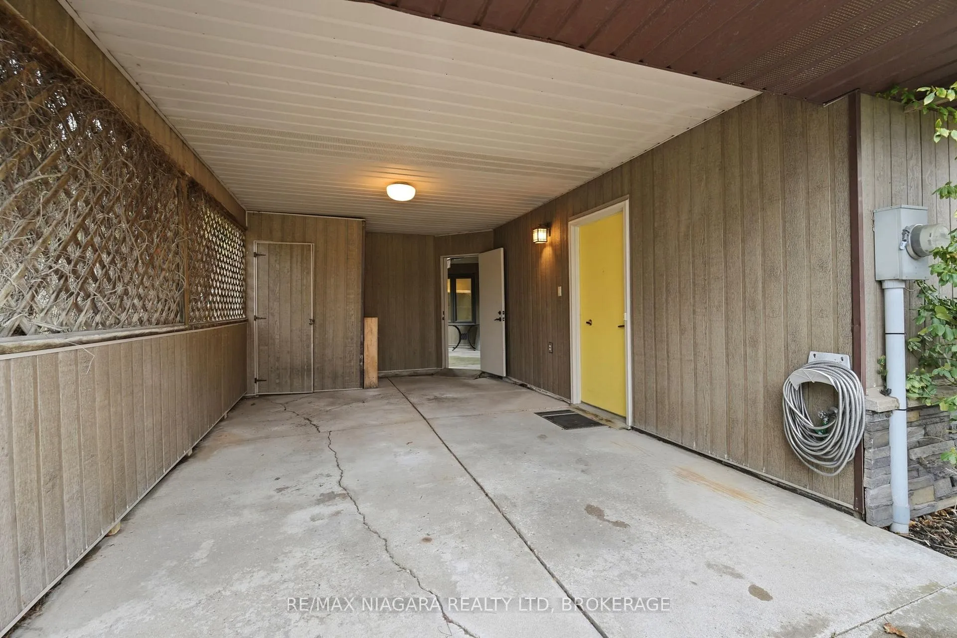 Photo 24 of 1 Springbank Drive, St. Catharines, Ridley — HOMEH