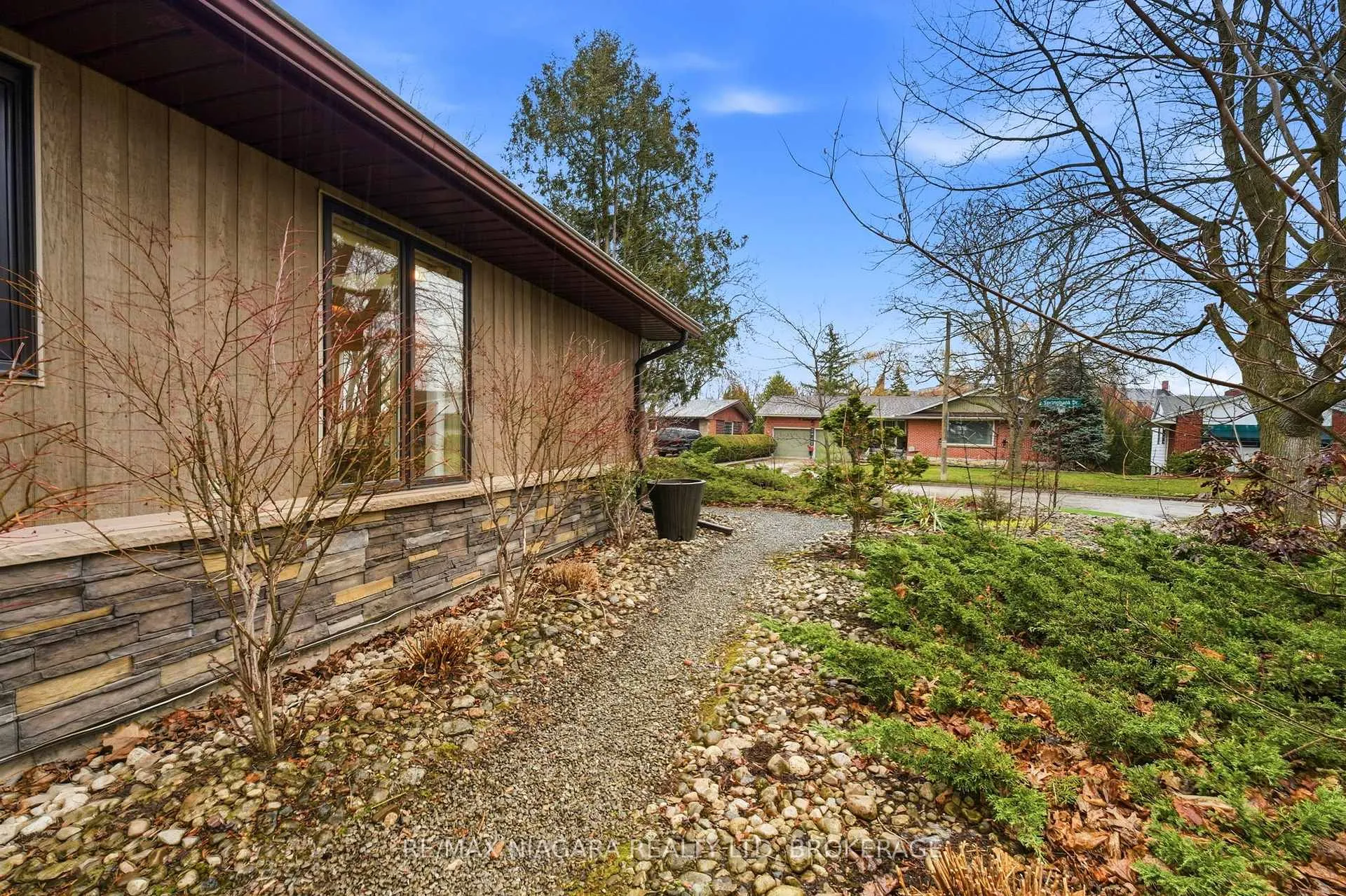 Photo 32 of 1 Springbank Drive, St. Catharines, Ridley — HOMEH