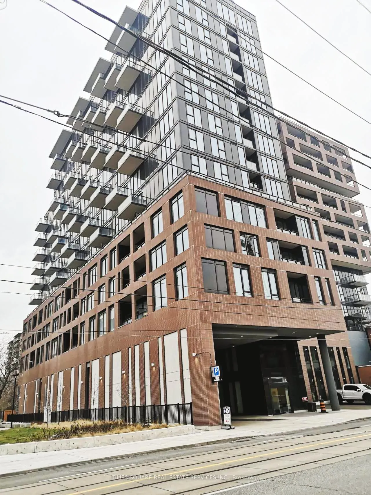 Photo 1 of Unit 912, 270 Dufferin Street, Toronto, South Parkdale — HOMEH
