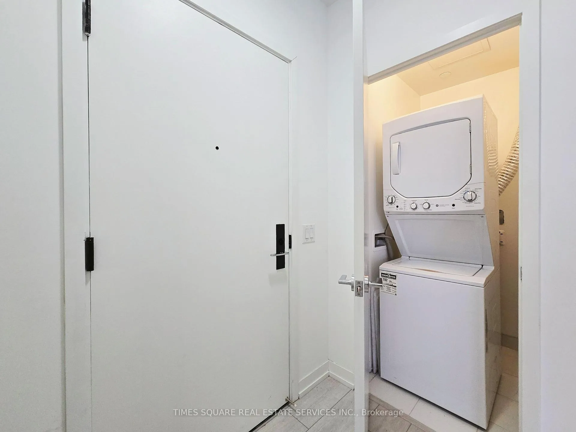 Photo 8 of Unit 912, 270 Dufferin Street, Toronto, South Parkdale — HOMEH