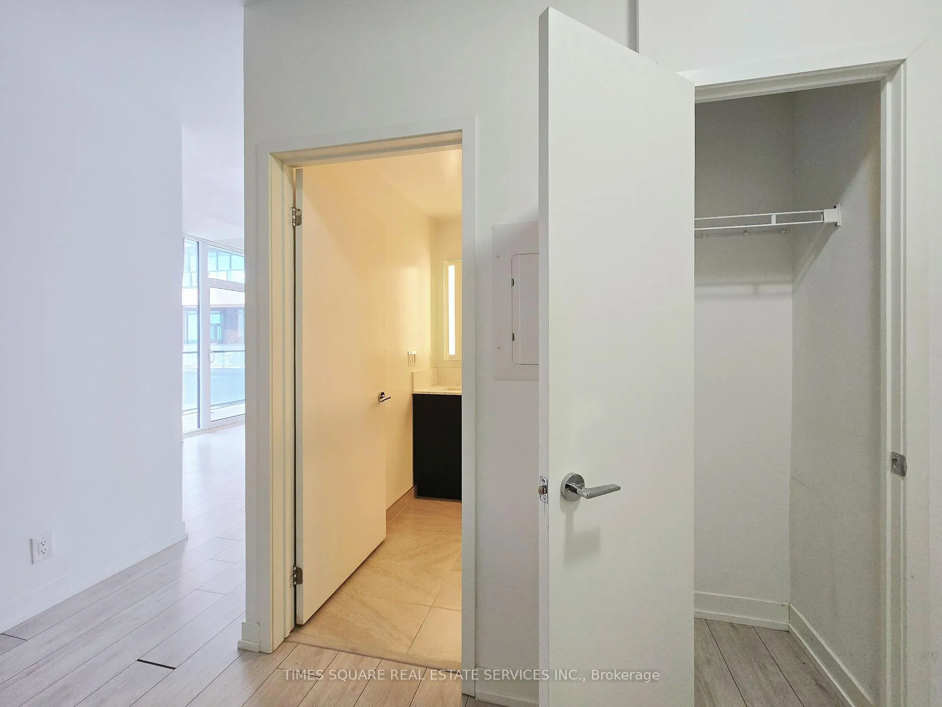 Photo 10 of Unit 912, 270 Dufferin Street, Toronto, South Parkdale — HOMEH