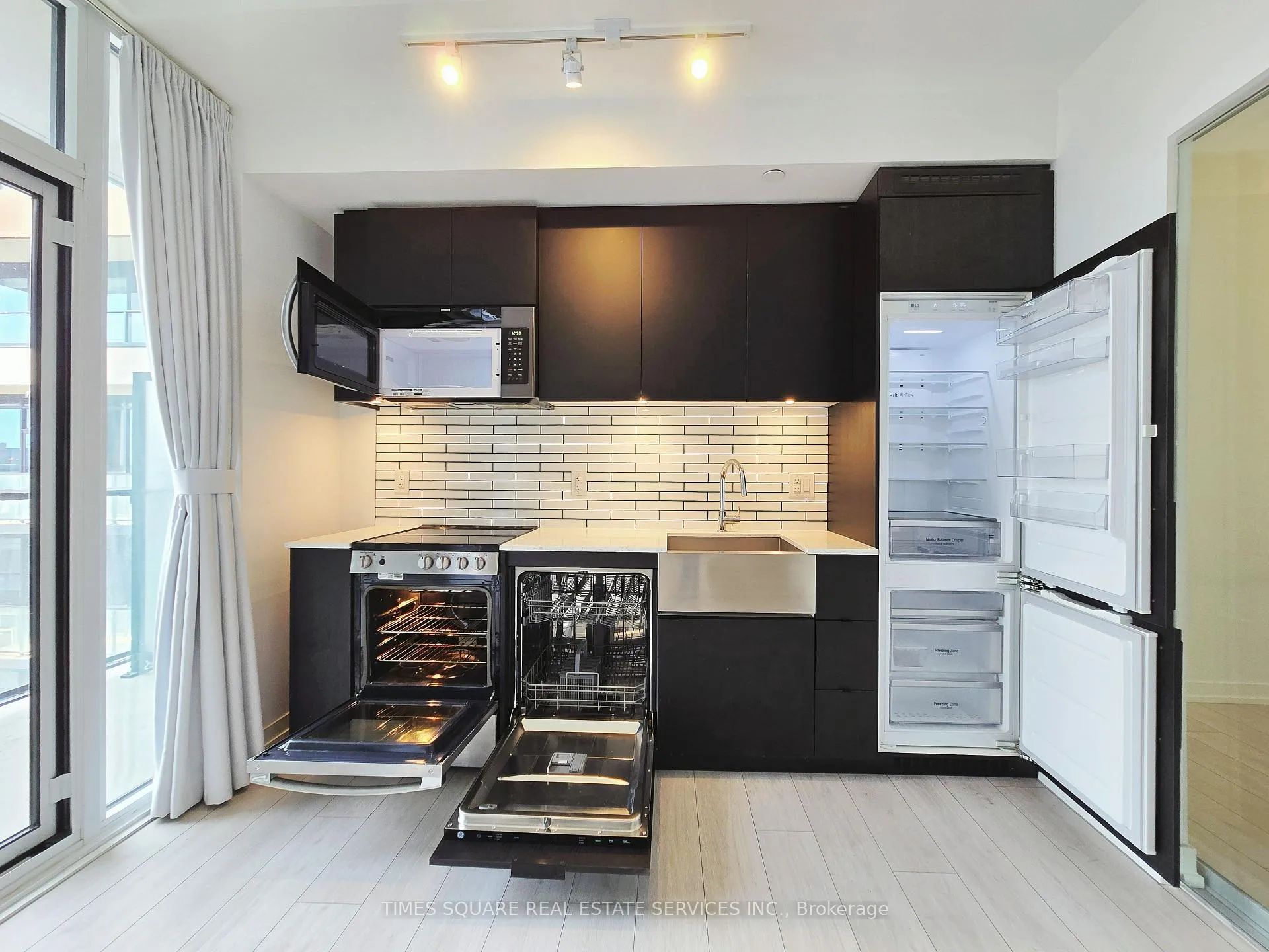 Photo 21 of Unit 912, 270 Dufferin Street, Toronto, South Parkdale — HOMEH
