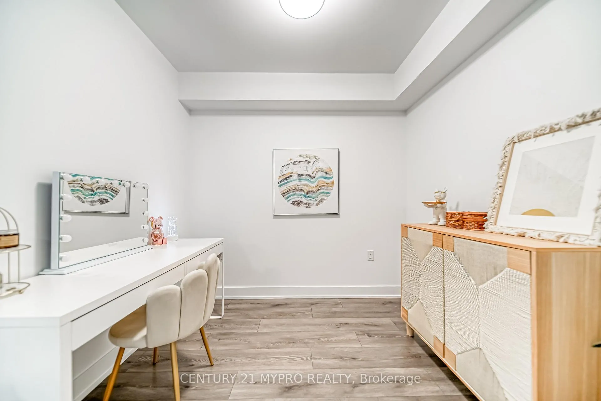 Photo 7 of Unit 1621, 585 Bloor Street E, Toronto, North St. James Town — HOMEH