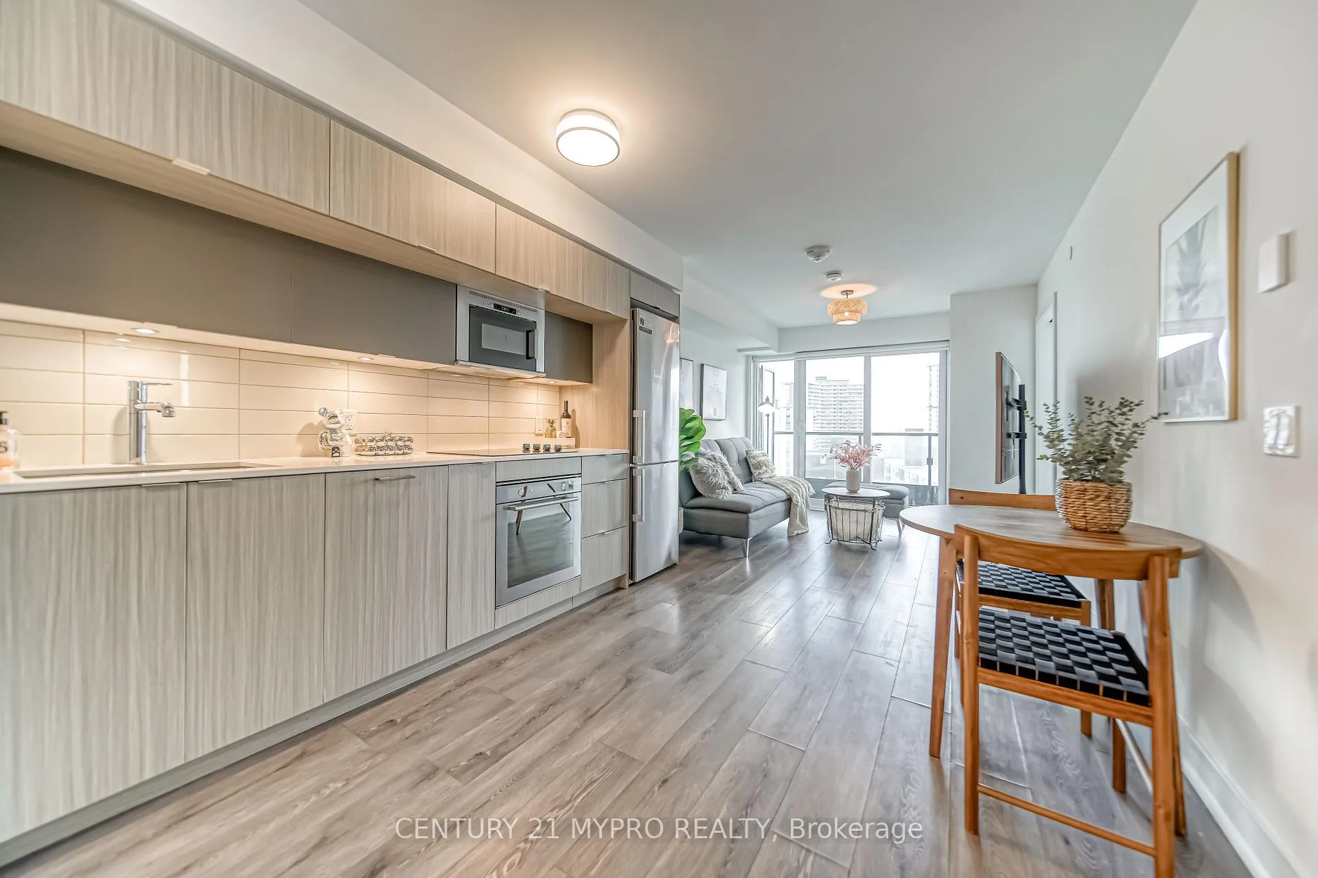 Photo 8 of Unit 1621, 585 Bloor Street E, Toronto, North St. James Town — HOMEH