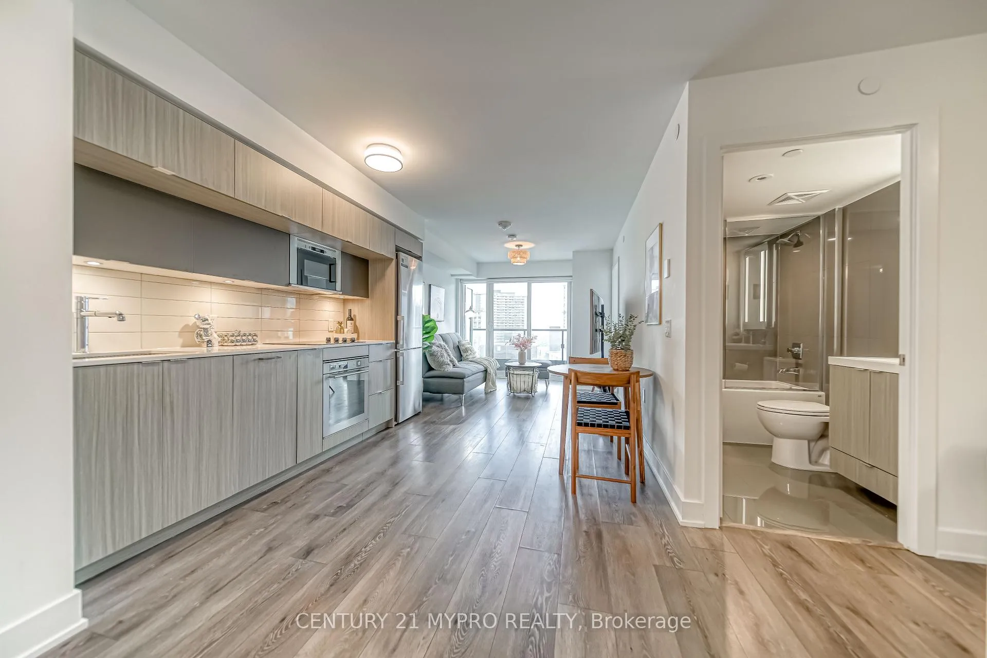 Photo 9 of Unit 1621, 585 Bloor Street E, Toronto, North St. James Town — HOMEH