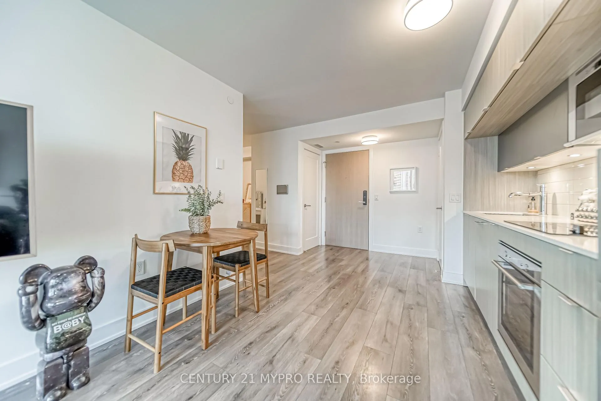 Photo 15 of Unit 1621, 585 Bloor Street E, Toronto, North St. James Town — HOMEH