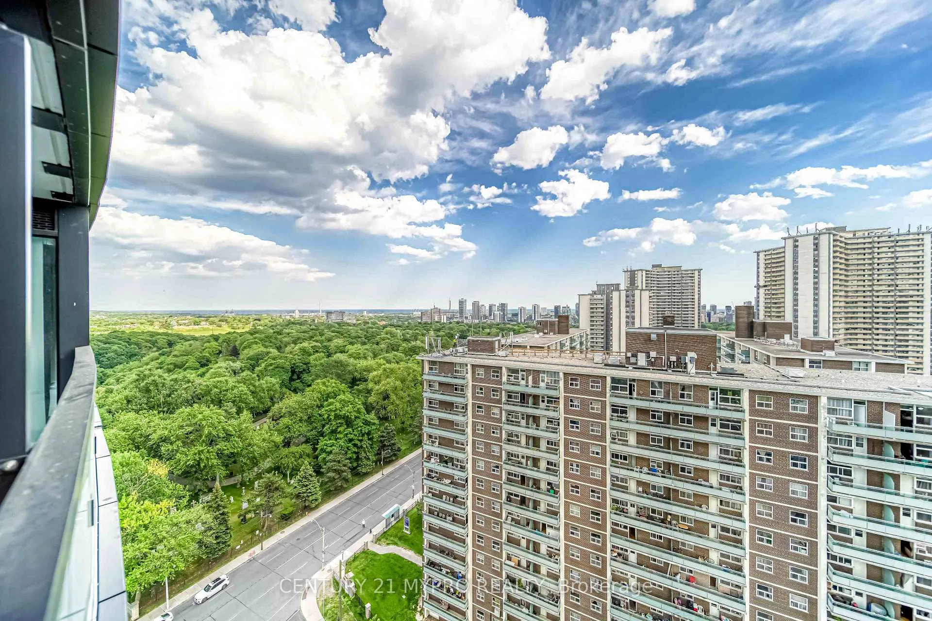 Photo 31 of Unit 1621, 585 Bloor Street E, Toronto, North St. James Town — HOMEH