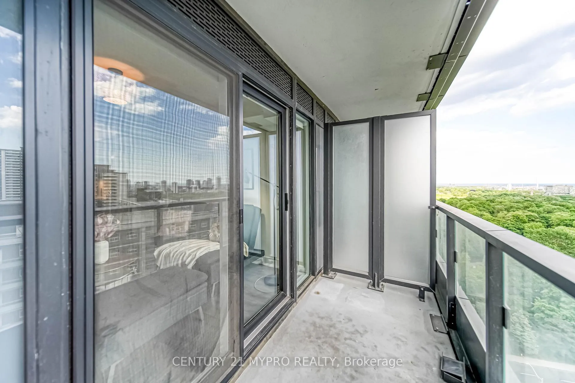 Photo 32 of Unit 1621, 585 Bloor Street E, Toronto, North St. James Town — HOMEH