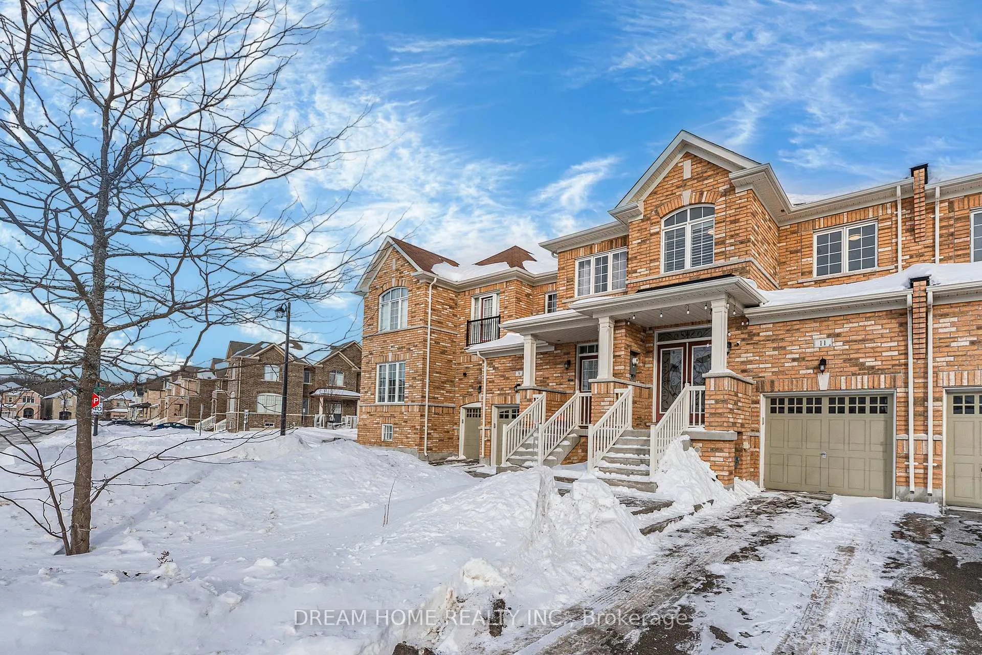 Photo 1 of 11 Homer Crescent, Aurora, Rural Aurora — HOMEH