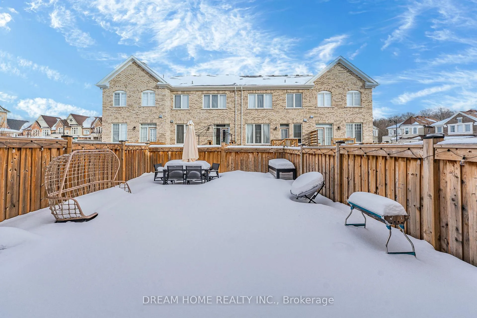 Photo 18 of 11 Homer Crescent, Aurora, Rural Aurora — HOMEH