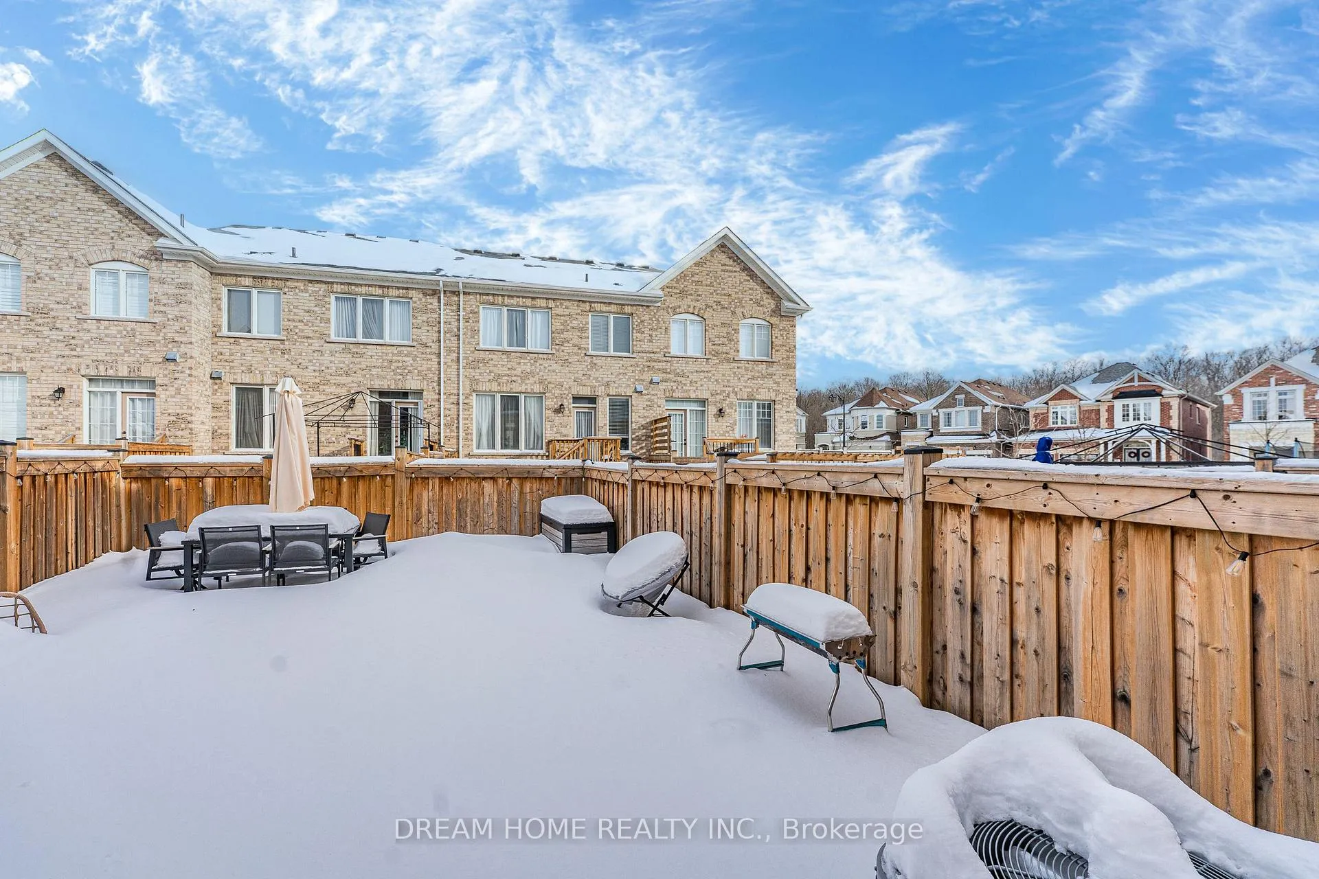 Photo 19 of 11 Homer Crescent, Aurora, Rural Aurora — HOMEH