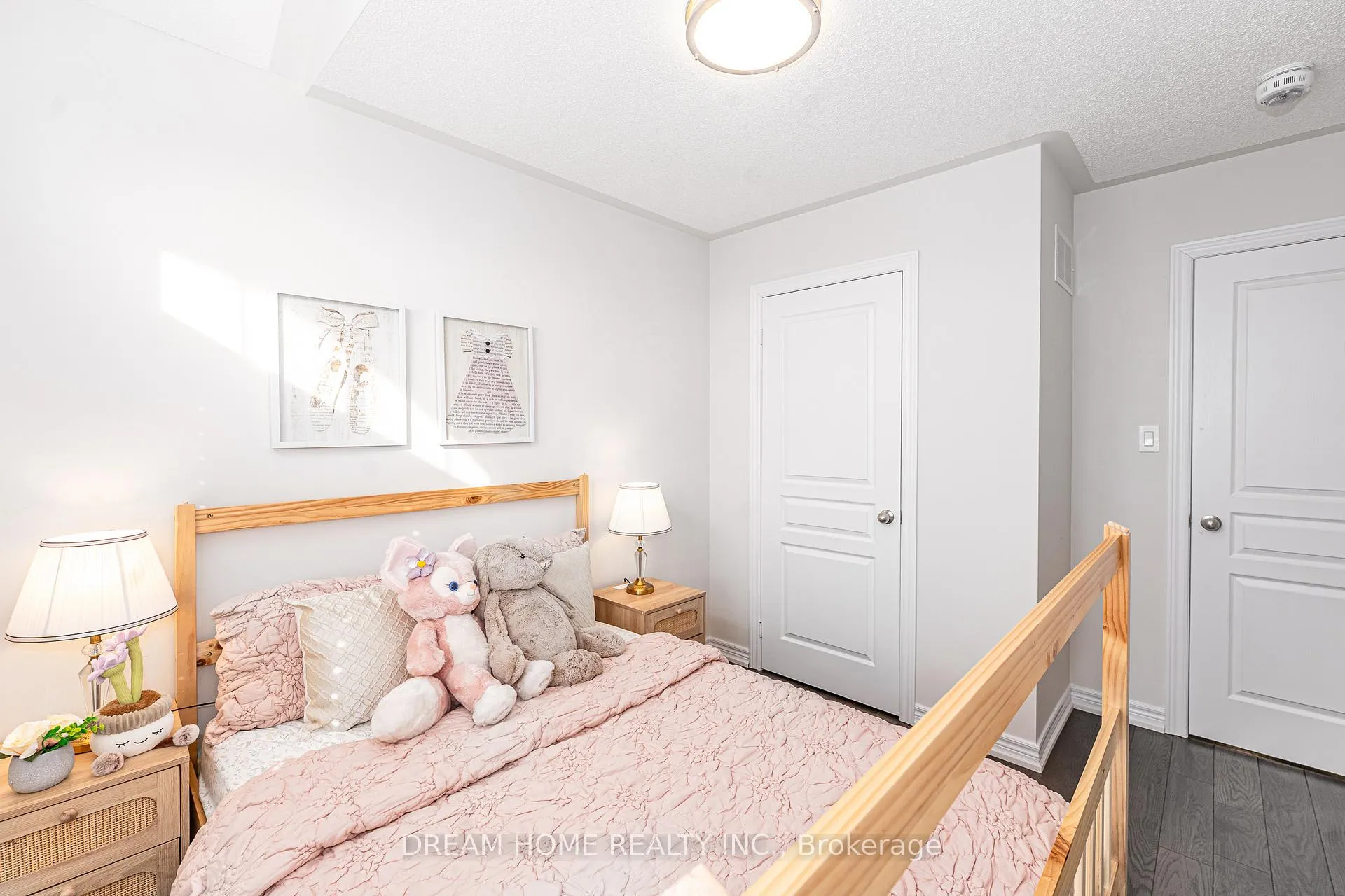 Photo 29 of 11 Homer Crescent, Aurora, Rural Aurora — HOMEH