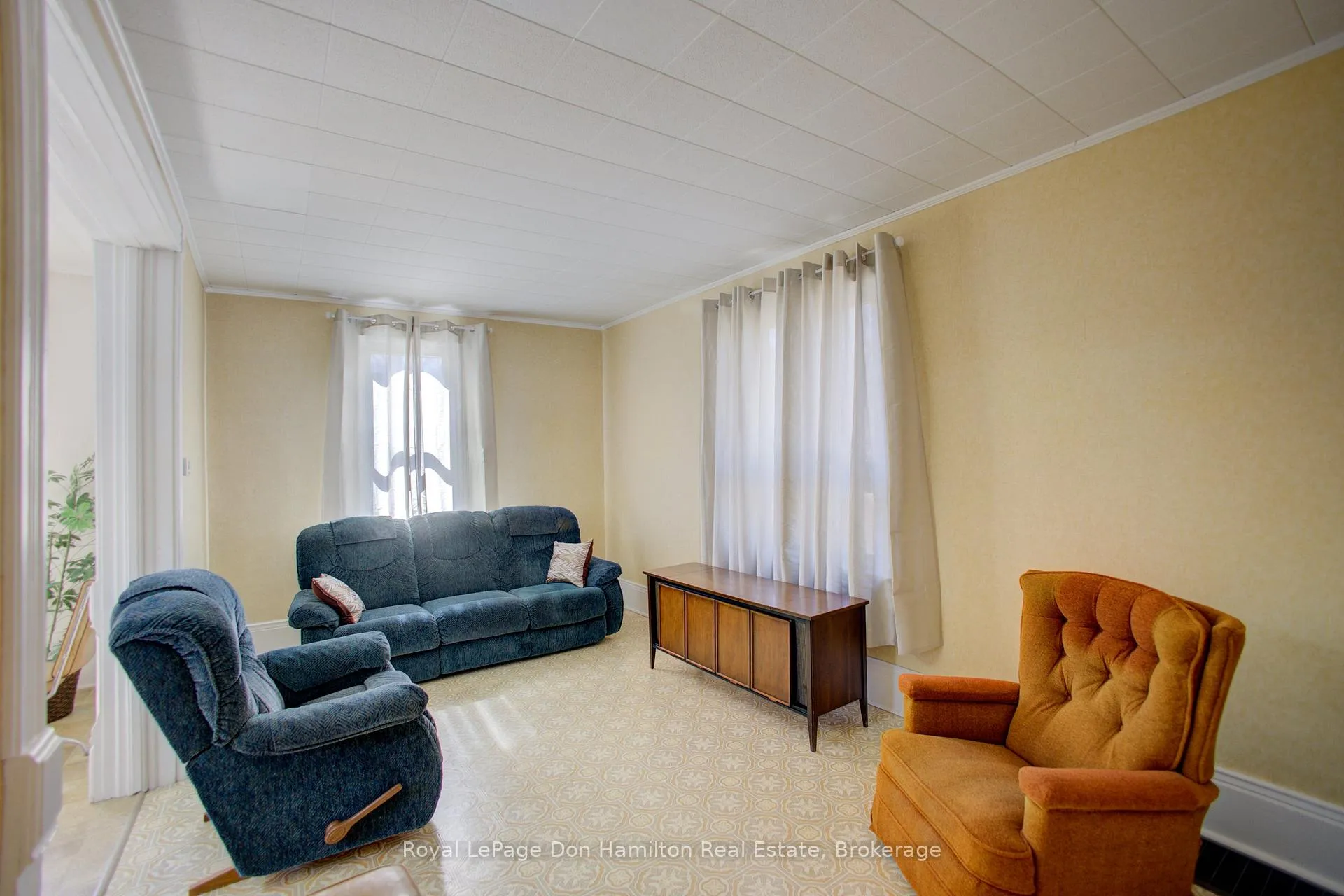 Photo 7 of 440 Reserve Avenue S, North Perth, Listowel — HOMEH