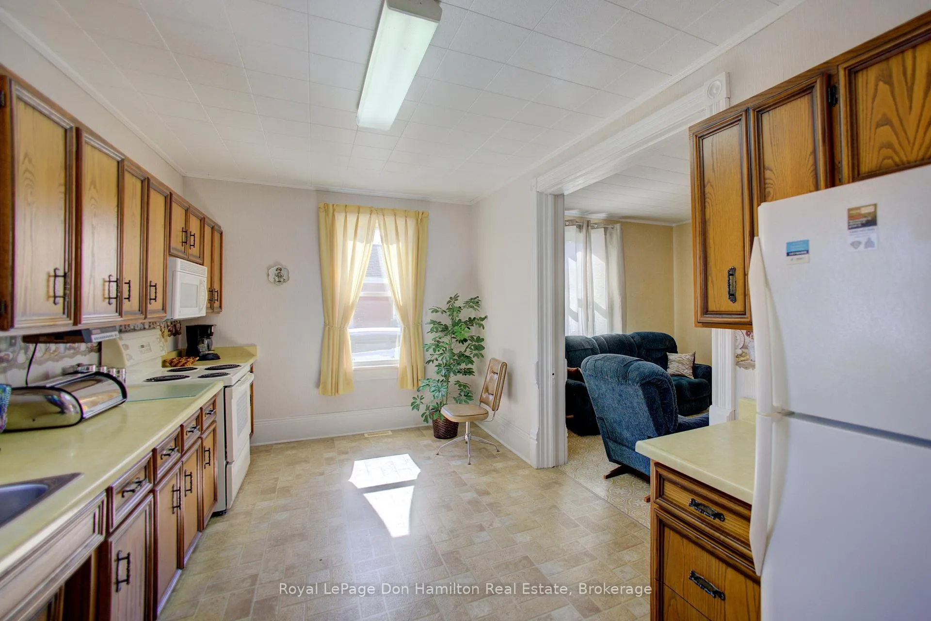 Photo 13 of 440 Reserve Avenue S, North Perth, Listowel — HOMEH