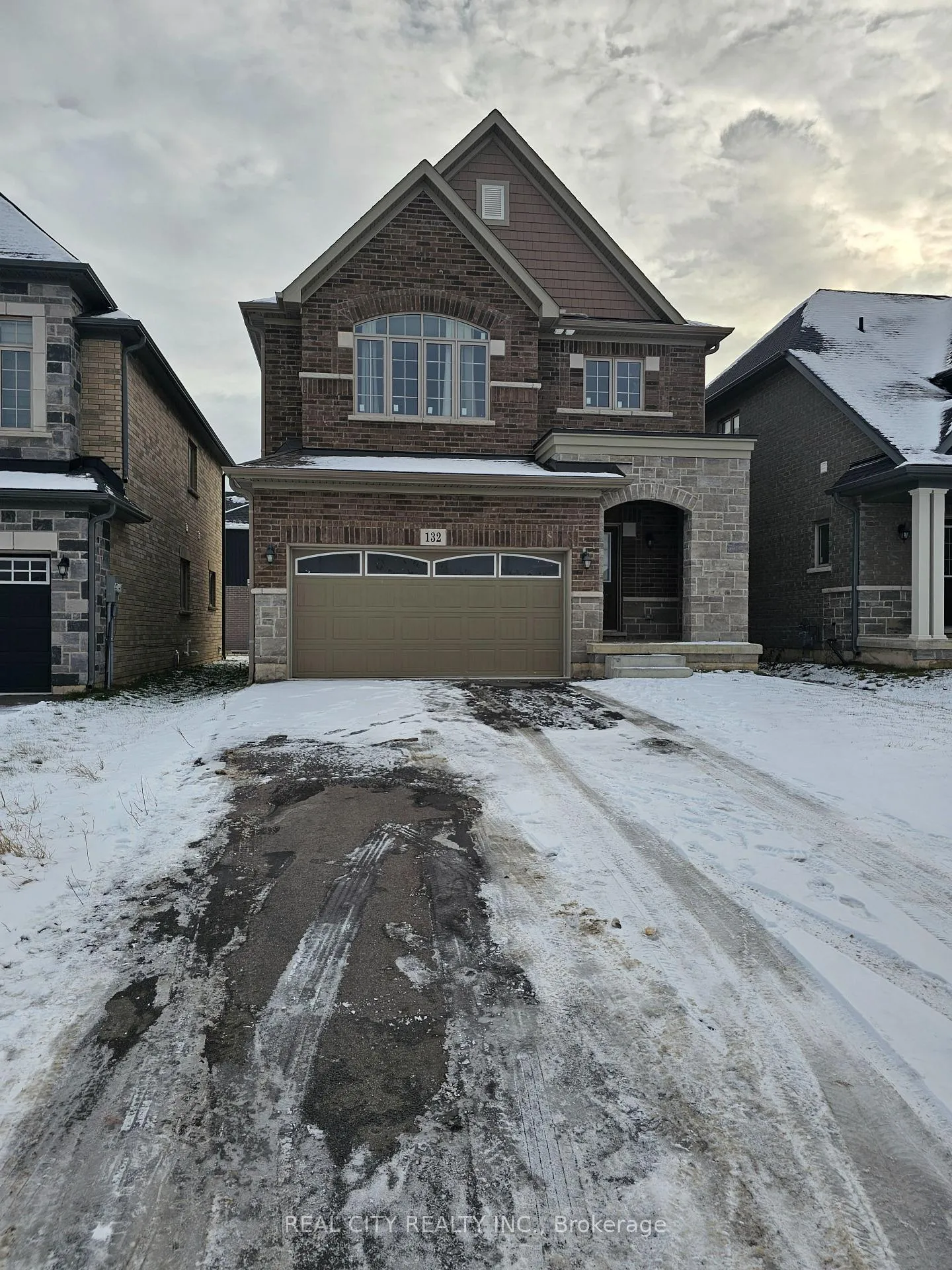 Front of 132 Sunset Way